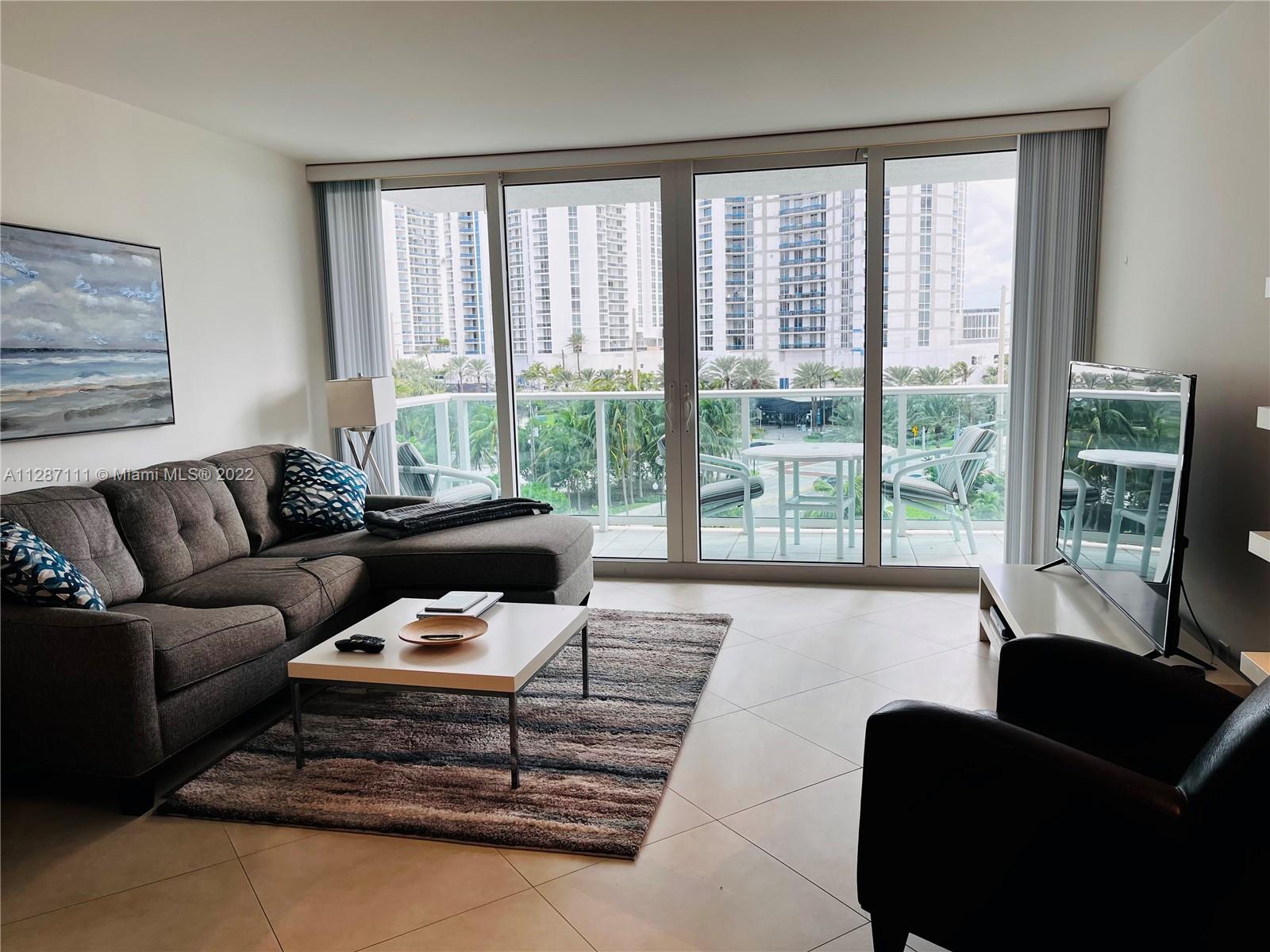 100 Bayview Dr 611, Sunny Isles Beach, FL 33160, 1 Bedroom Bedrooms, ,1 BathroomBathrooms,Residential,For Sale,Bayview Dr,A11287111