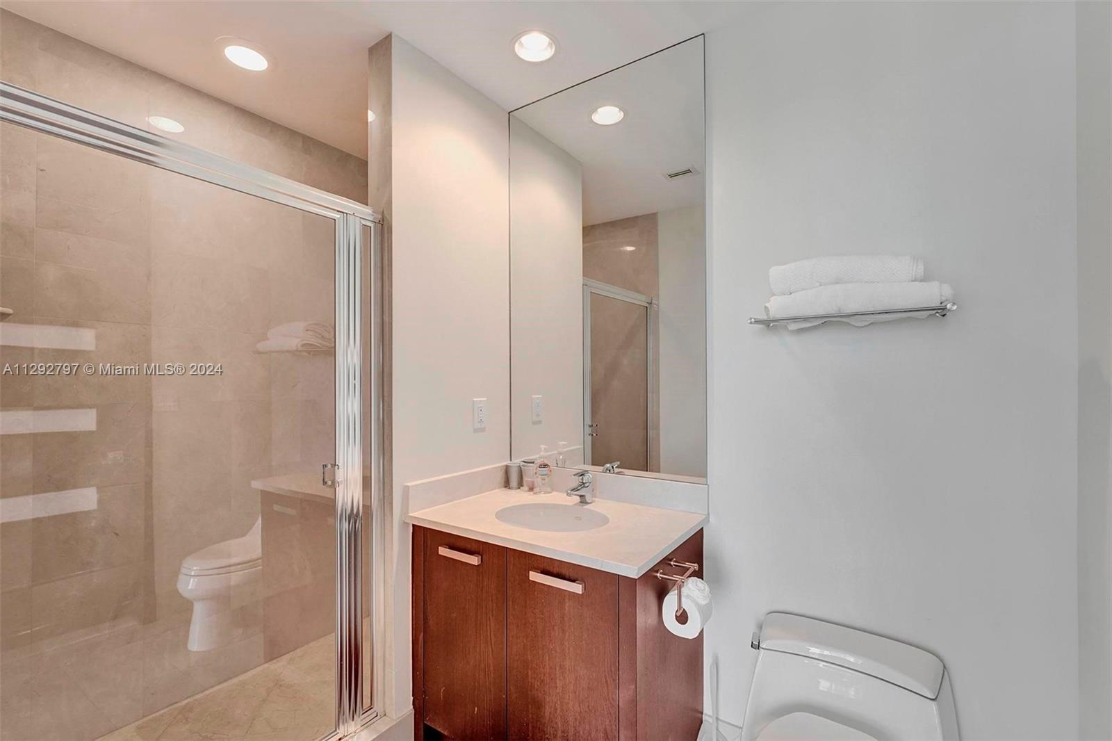 18101 Collins Ave, Sunny Isles Beach, FL, 33160 United States, 3 Bedrooms Bedrooms, ,3 BathroomsBathrooms,Residential,For Sale,Collins Ave,A11292797