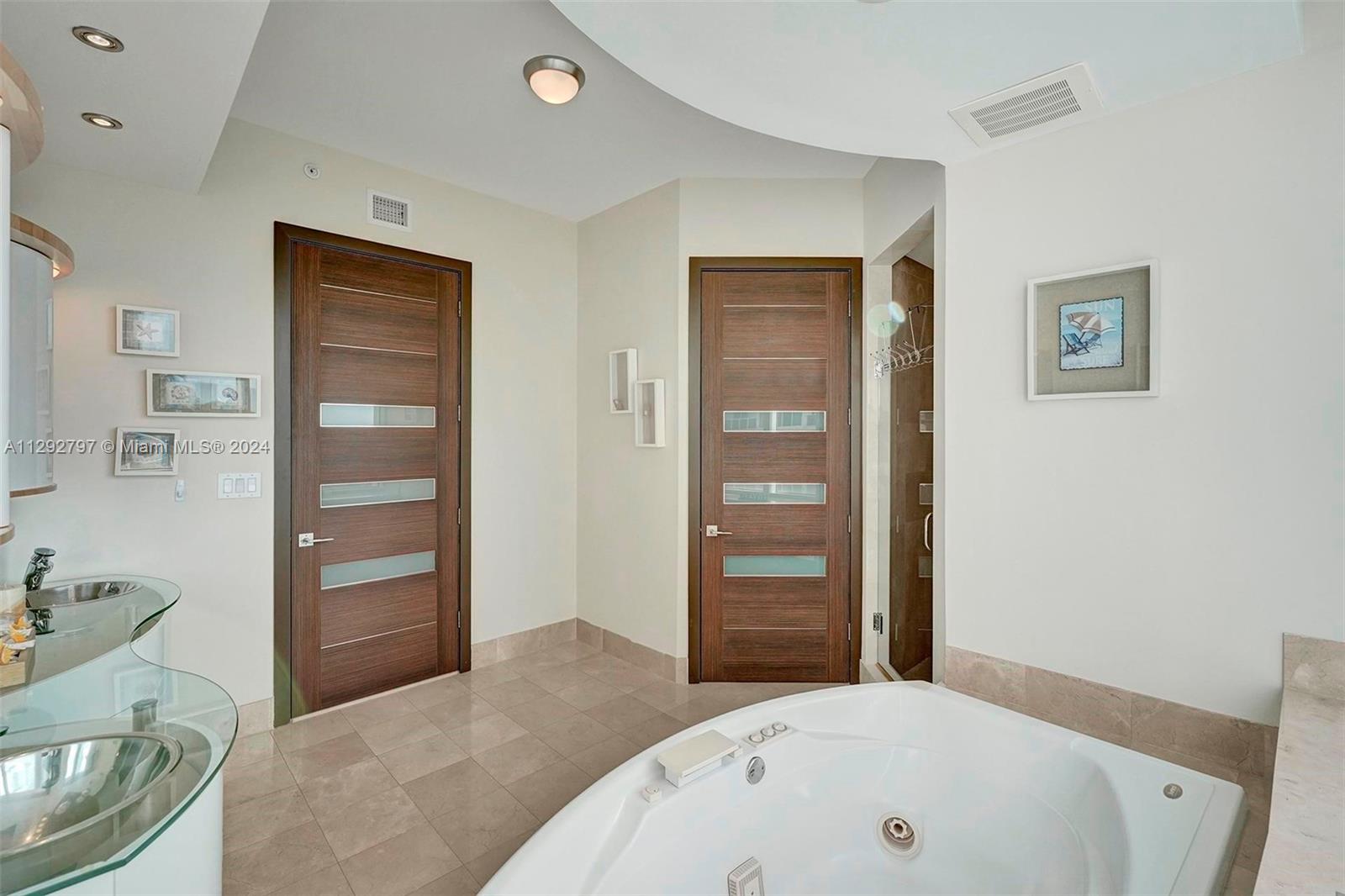 18101 Collins Ave, Sunny Isles Beach, FL, 33160 United States, 3 Bedrooms Bedrooms, ,3 BathroomsBathrooms,Residential,For Sale,Collins Ave,A11292797