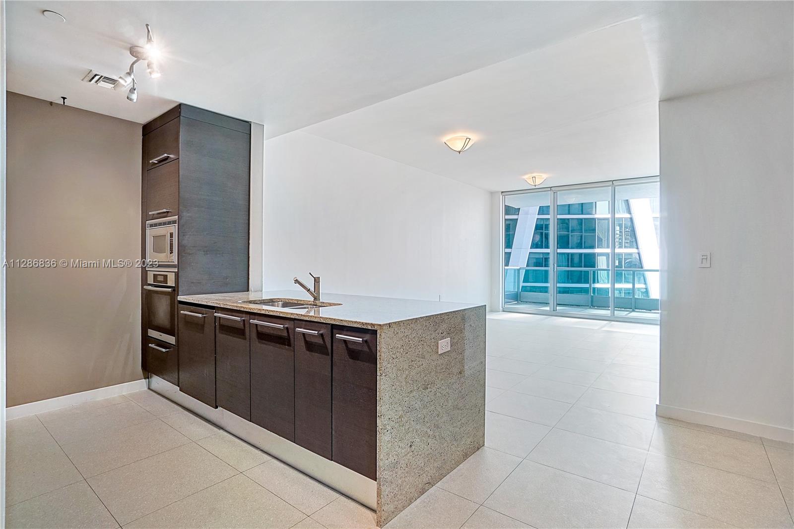 Miami, Florida 33132, 1 Bedroom Bedrooms, ,2 BathroomsBathrooms,Residential,For Sale,A11286836