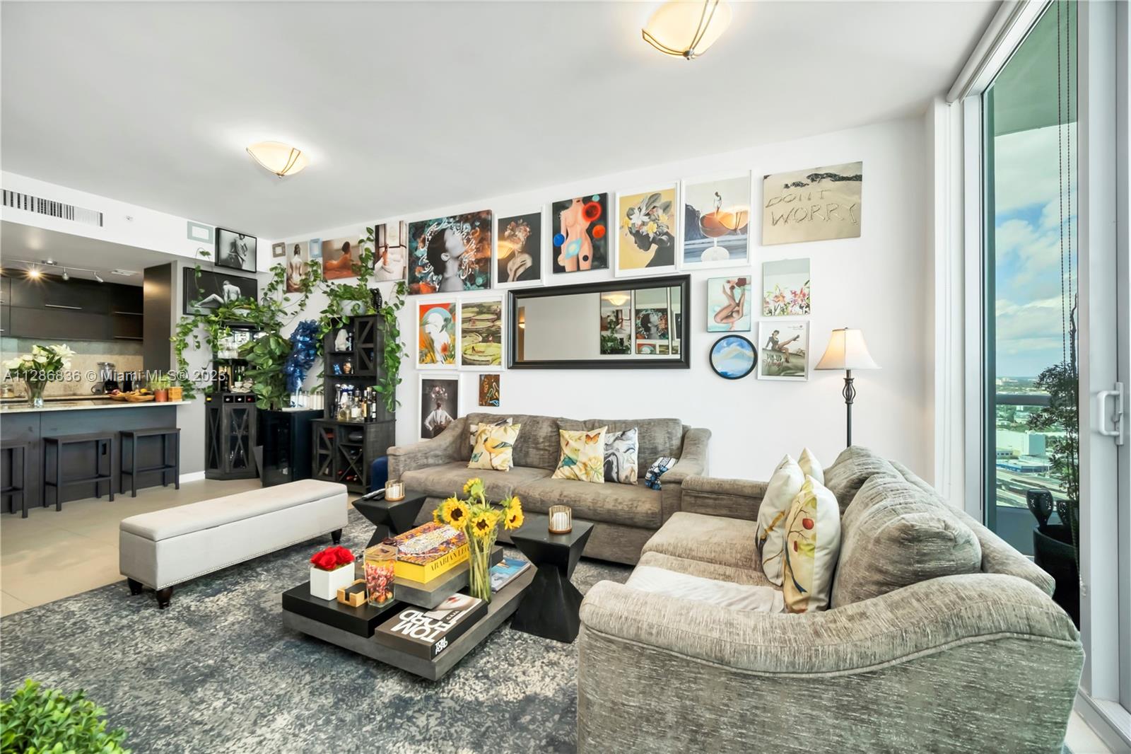 Miami, Florida 33132, 1 Bedroom Bedrooms, ,2 BathroomsBathrooms,Residential,For Sale,A11286836