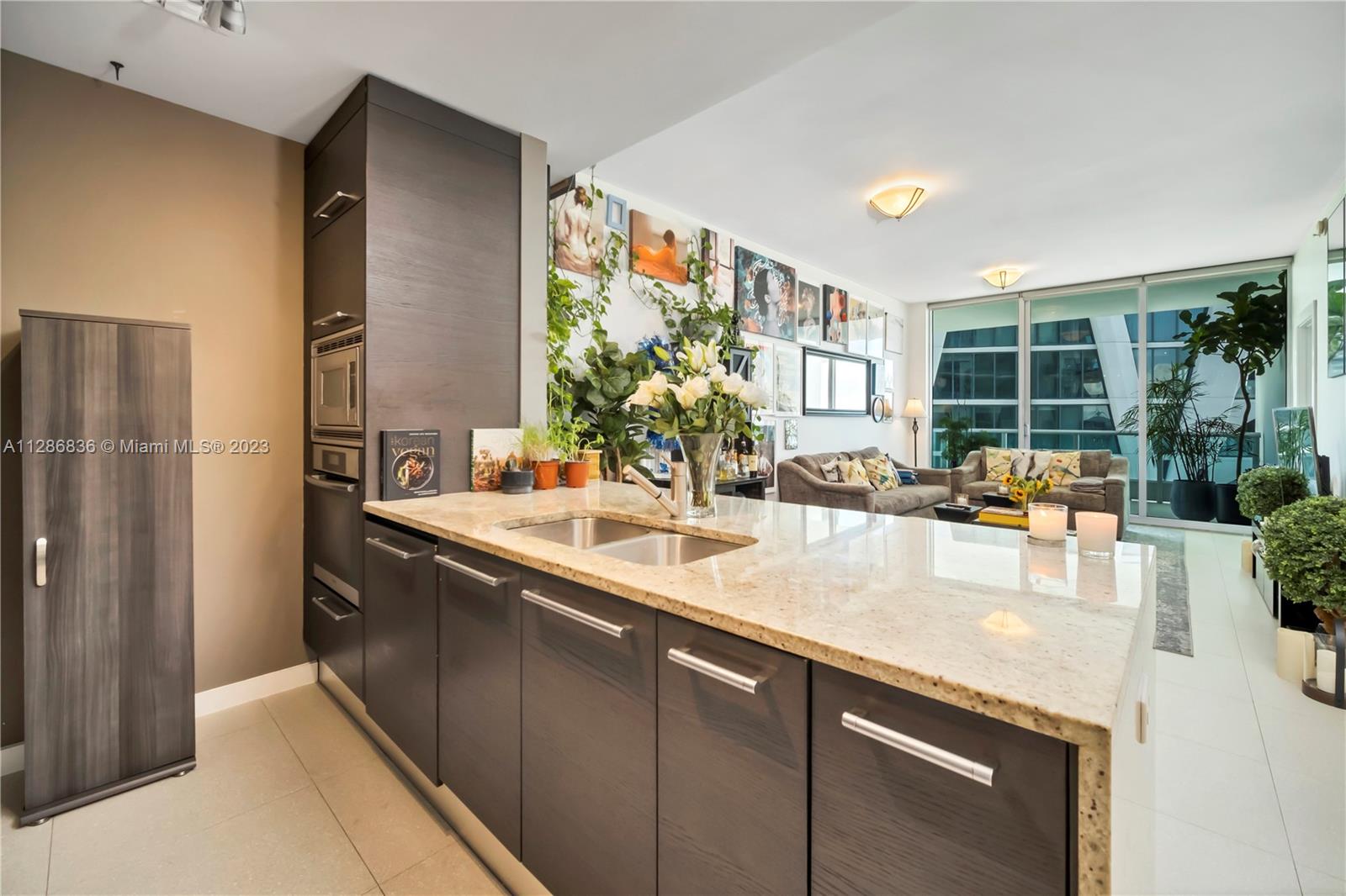 Miami, Florida 33132, 1 Bedroom Bedrooms, ,2 BathroomsBathrooms,Residential,For Sale,A11286836