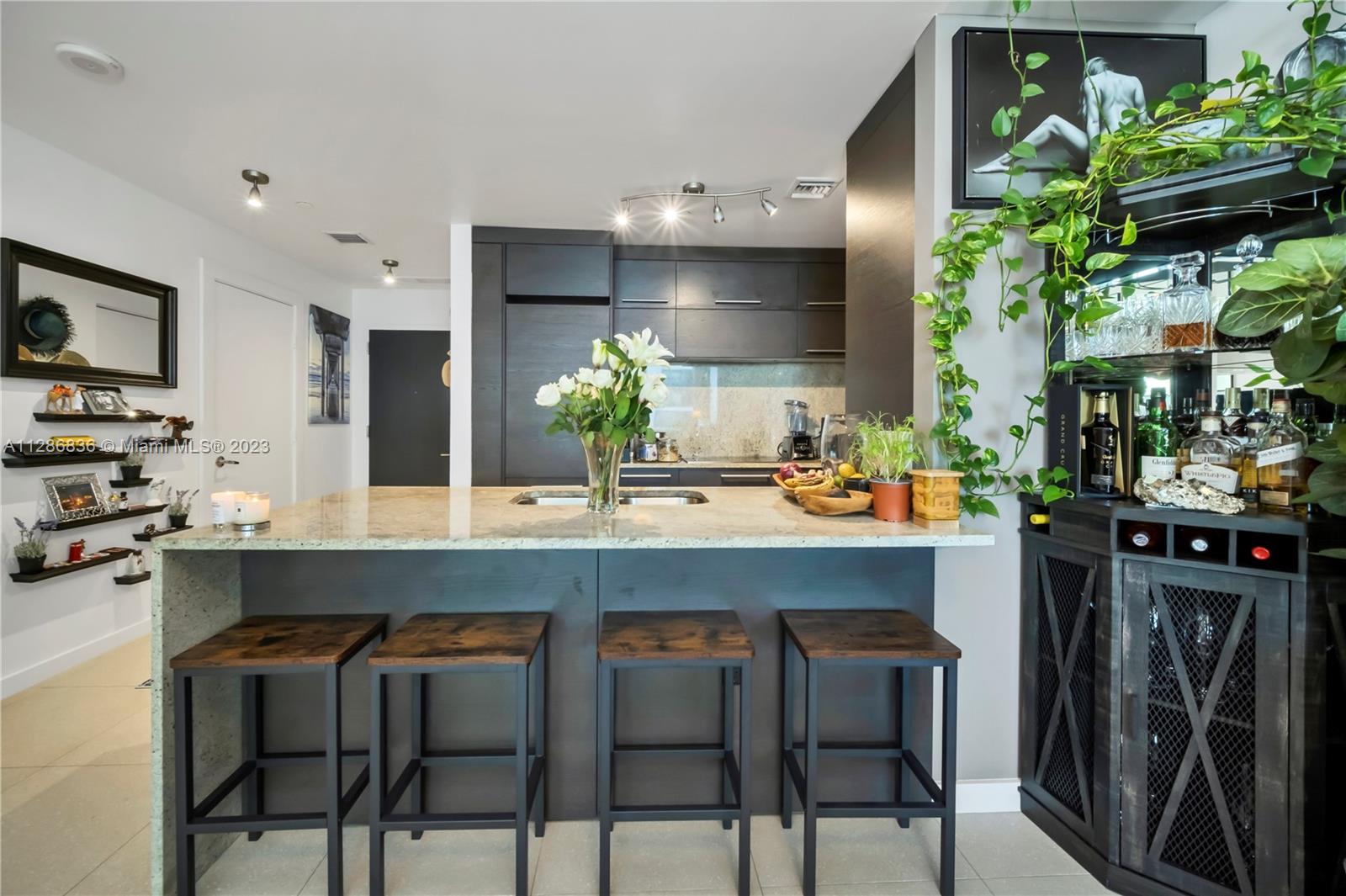 Miami, Florida 33132, 1 Bedroom Bedrooms, ,2 BathroomsBathrooms,Residential,For Sale,A11286836