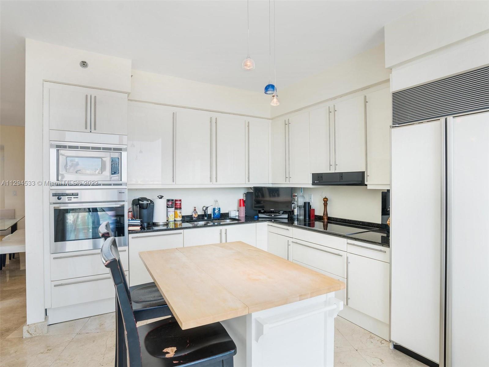 1000 Pointe Dr, Miami Beach, FL, 33139 United States, 3 Bedrooms Bedrooms, ,2 BathroomsBathrooms,Residential,For Sale,Pointe Dr,A11294533