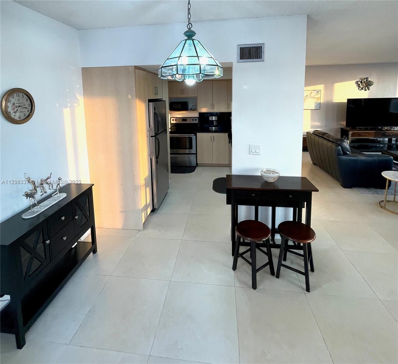 3505 S Ocean Dr 1005, Hollywood, Florida 33019, 2 Bedrooms Bedrooms, ,2 BathroomsBathrooms,Residentiallease,For Rent,3505 S Ocean Dr 1005,A11298337