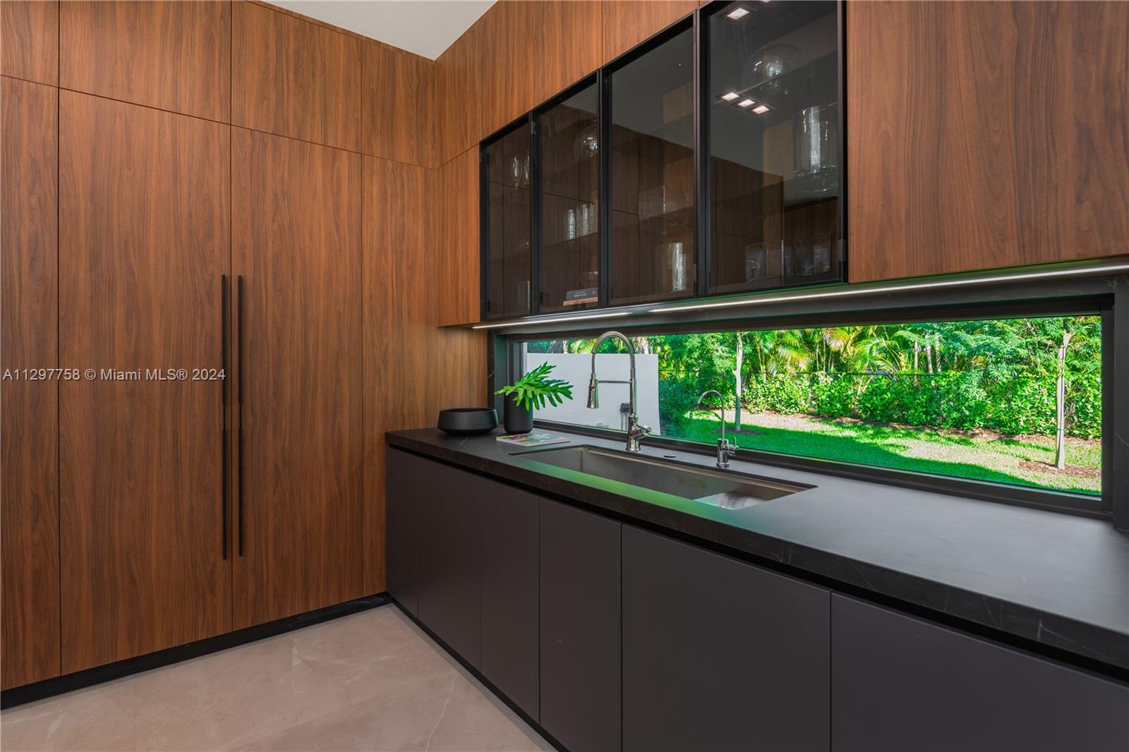 6250 98th St, Pinecrest, FL, 33156 United States, 7 Bedrooms Bedrooms, ,8 BathroomsBathrooms,Residential,For Sale,98th St,A11297758