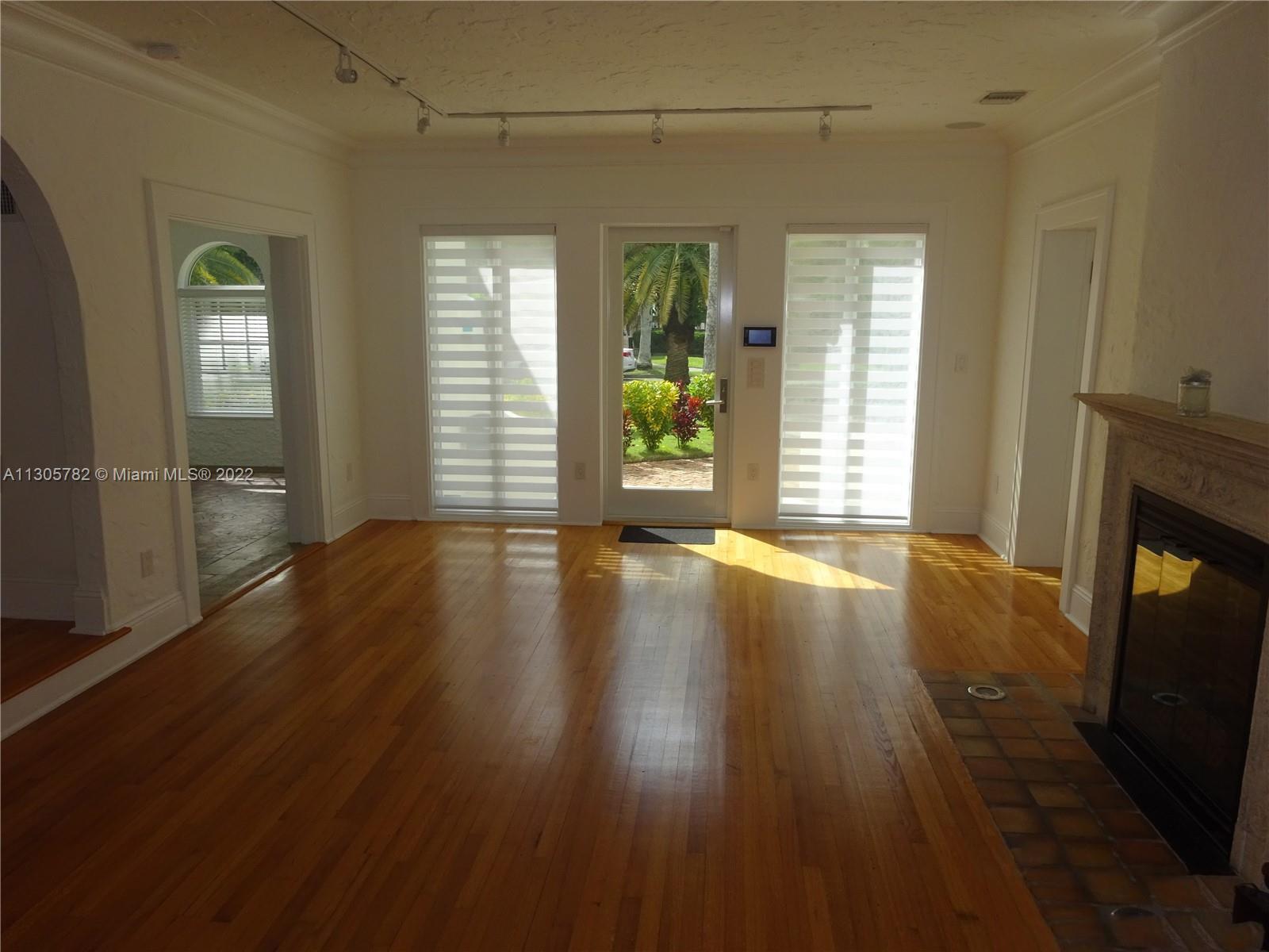 Entrance / Living Area