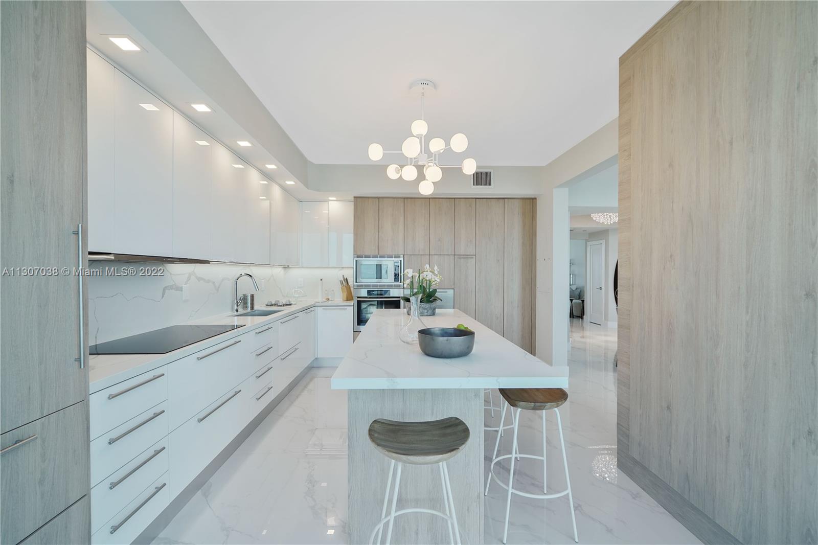 300 Pointe Dr, Miami Beach, FL, 33139 United States, 3 Bedrooms Bedrooms, ,3 BathroomsBathrooms,Residential,For Sale,Pointe Dr,A11307038