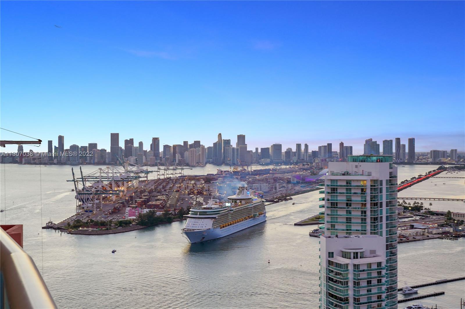 300 Pointe Dr, Miami Beach, FL, 33139 United States, 3 Bedrooms Bedrooms, ,3 BathroomsBathrooms,Residential,For Sale,Pointe Dr,A11307038