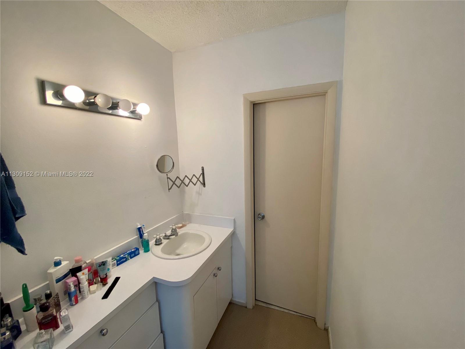 500 Bayview Dr, Sunny Isles Beach, FL, 33160 United States, 2 Bedrooms Bedrooms, ,2 BathroomsBathrooms,Residential,For Sale,Bayview Dr,A11309152