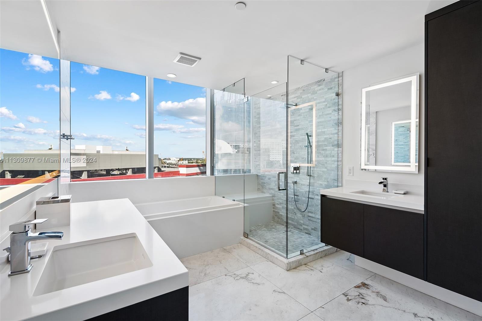 851 NE 1st Ave 912, Miami, Florida 33132, 3 Bedrooms Bedrooms, ,4 BathroomsBathrooms,Residential,For Sale,851 NE 1st Ave 912,A11309877