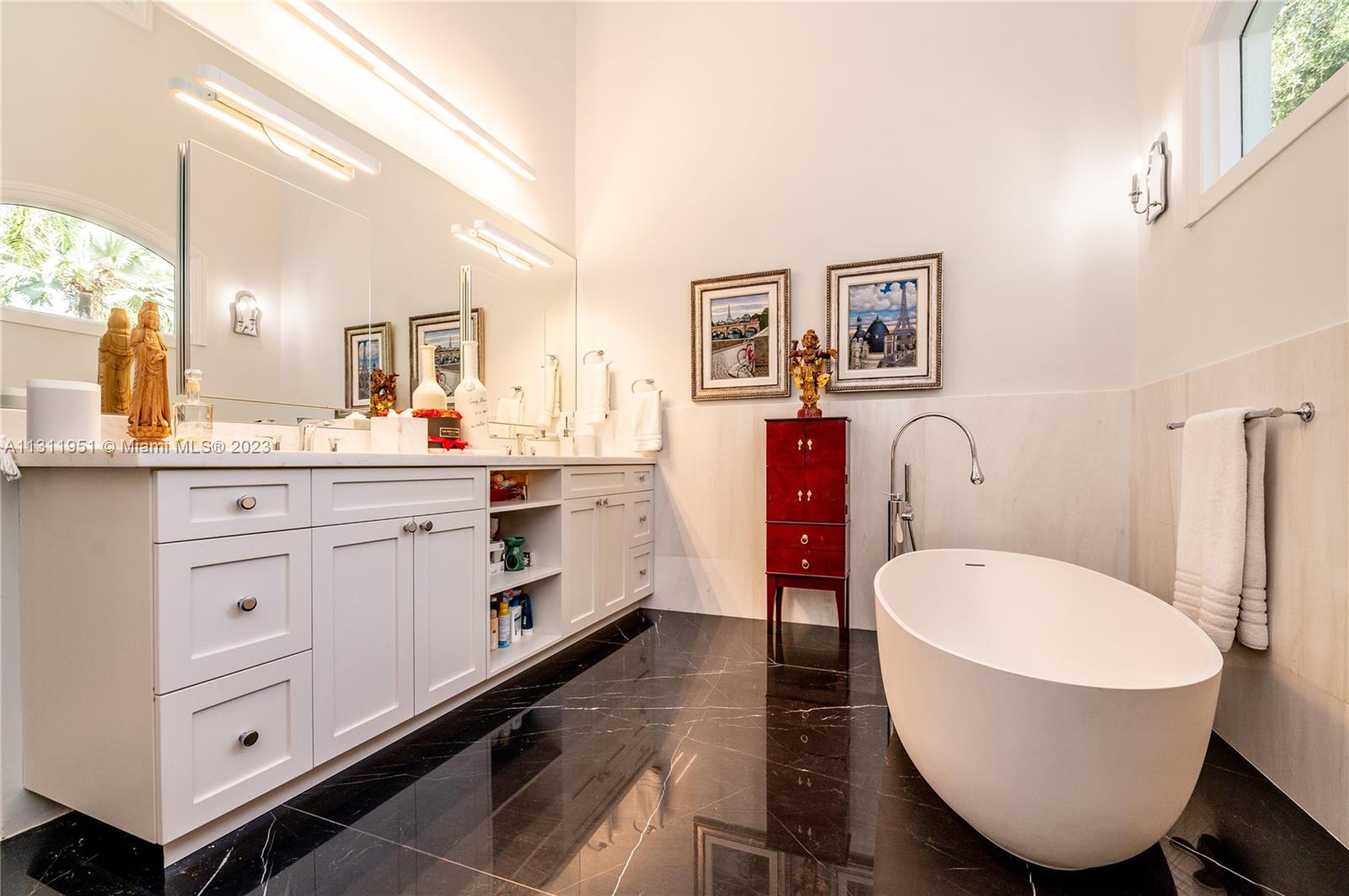 5770 100th St, Pinecrest, FL, 33156 United States, 5 Bedrooms Bedrooms, ,5 BathroomsBathrooms,Residential,For Sale,100th St,A11311951