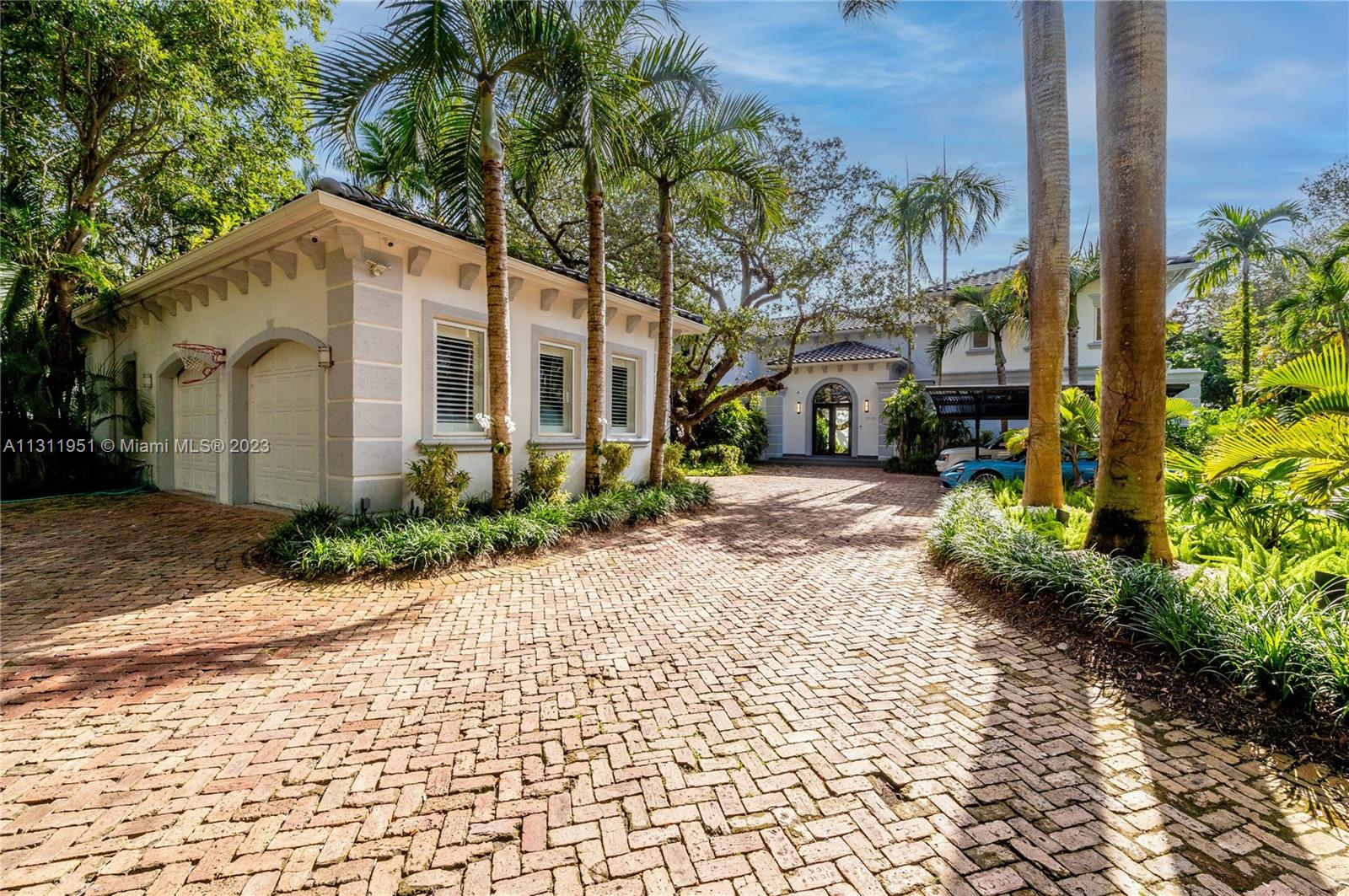 5770 100th St, Pinecrest, FL, 33156 United States, 5 Bedrooms Bedrooms, ,5 BathroomsBathrooms,Residential,For Sale,100th St,A11311951