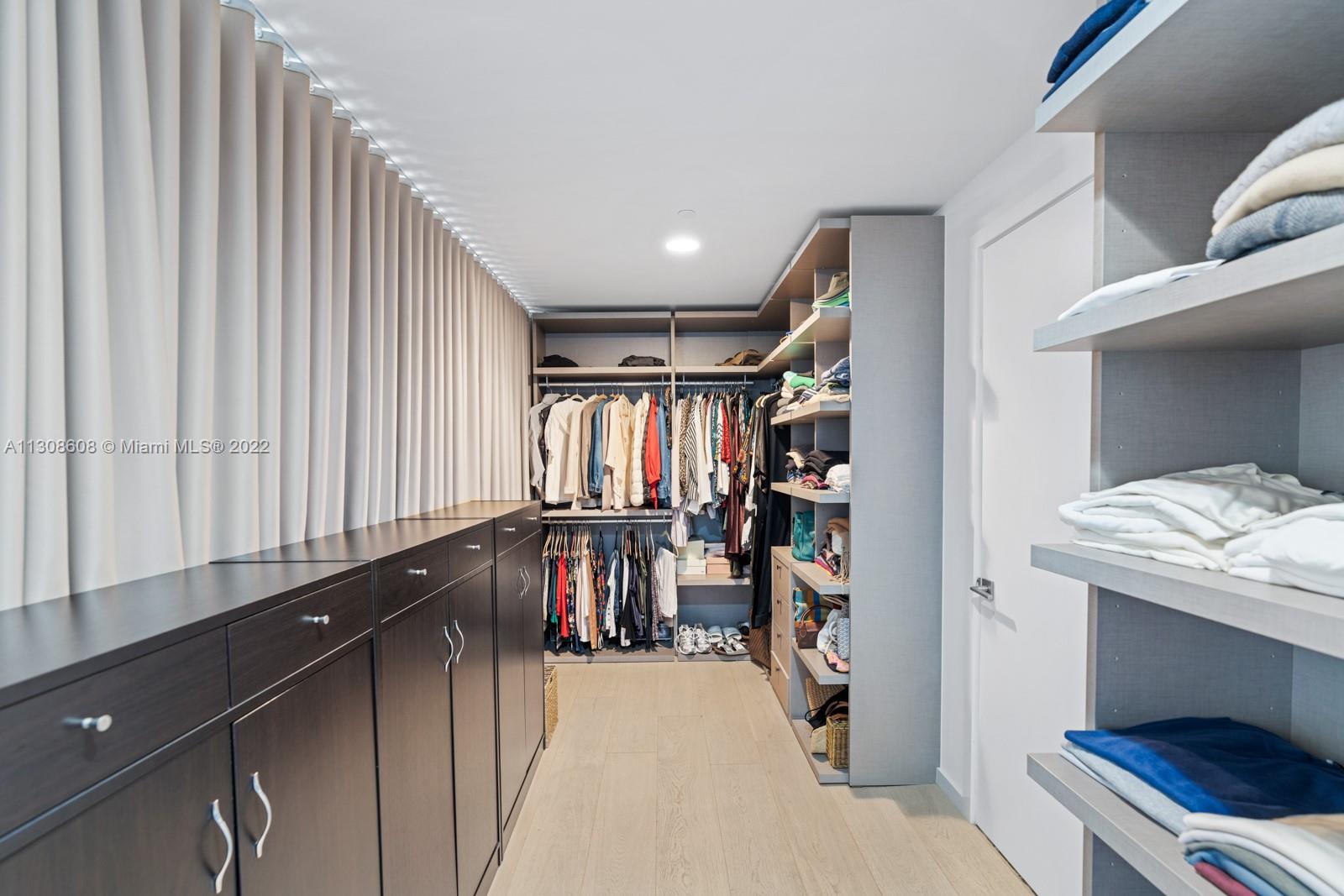 1 Collins Ave, Miami Beach, FL, 33139 United States, 5 Bedrooms Bedrooms, ,5 BathroomsBathrooms,Residential,For Sale,Collins Ave,A11308608