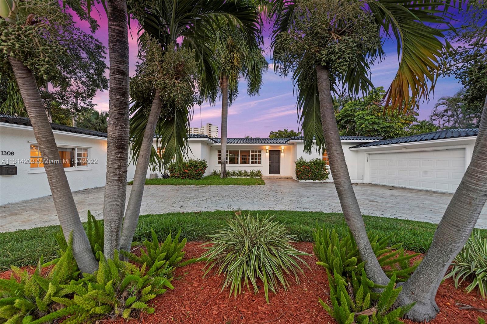 1308 Seabreeze Blvd, Fort Lauderdale, Florida 33316, 5 Bedrooms Bedrooms, ,4 BathroomsBathrooms,Residential,For Sale,1308 Seabreeze Blvd,A11314203