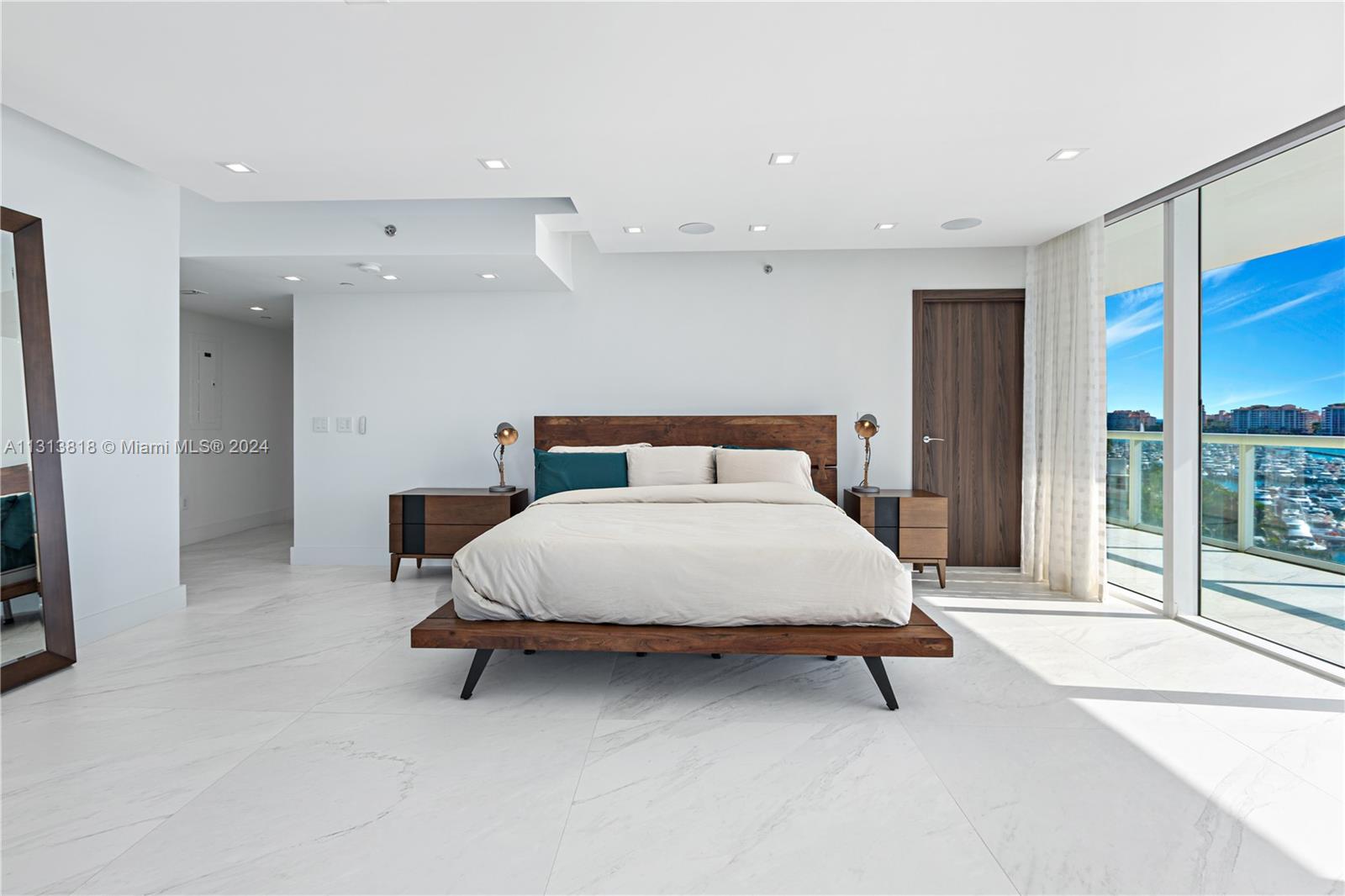 450 Alton Rd, Miami Beach, FL, 33139 United States, 4 Bedrooms Bedrooms, ,4 BathroomsBathrooms,Residential,For Sale,Alton Rd,A11313818