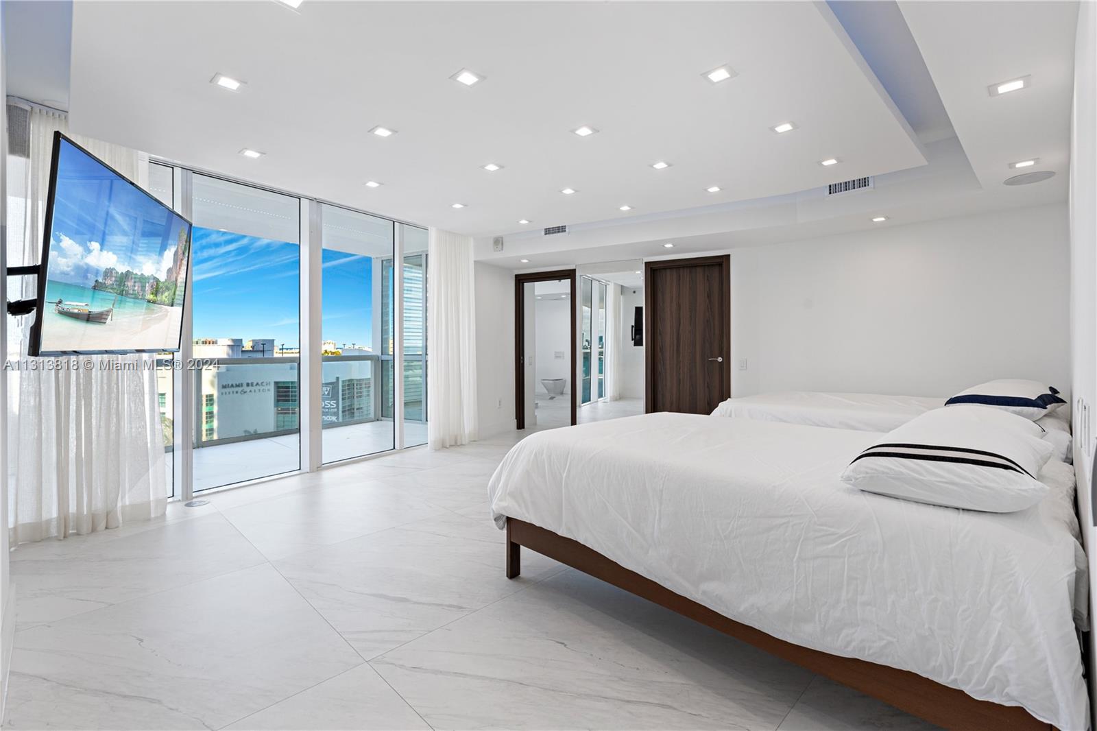 450 Alton Rd, Miami Beach, FL, 33139 United States, 4 Bedrooms Bedrooms, ,4 BathroomsBathrooms,Residential,For Sale,Alton Rd,A11313818