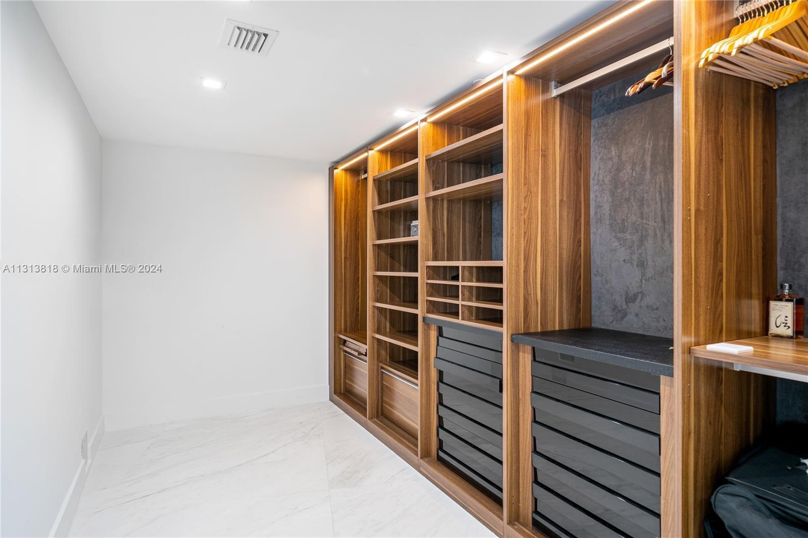 450 Alton Rd, Miami Beach, FL, 33139 United States, 4 Bedrooms Bedrooms, ,4 BathroomsBathrooms,Residential,For Sale,Alton Rd,A11313818