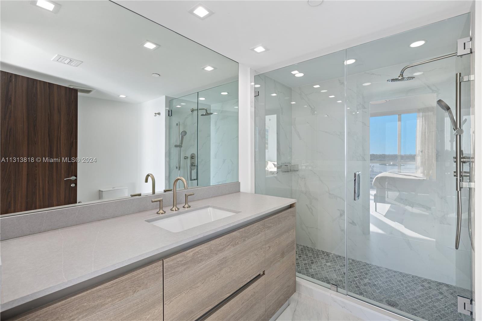 450 Alton Rd, Miami Beach, FL, 33139 United States, 4 Bedrooms Bedrooms, ,4 BathroomsBathrooms,Residential,For Sale,Alton Rd,A11313818