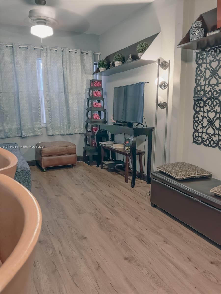 3682 SW 26th St 2, Miami, Florida 33133, 2 Bedrooms Bedrooms, ,1 BathroomBathrooms,Residentiallease,For Rent,3682 SW 26th St 2,A11316695