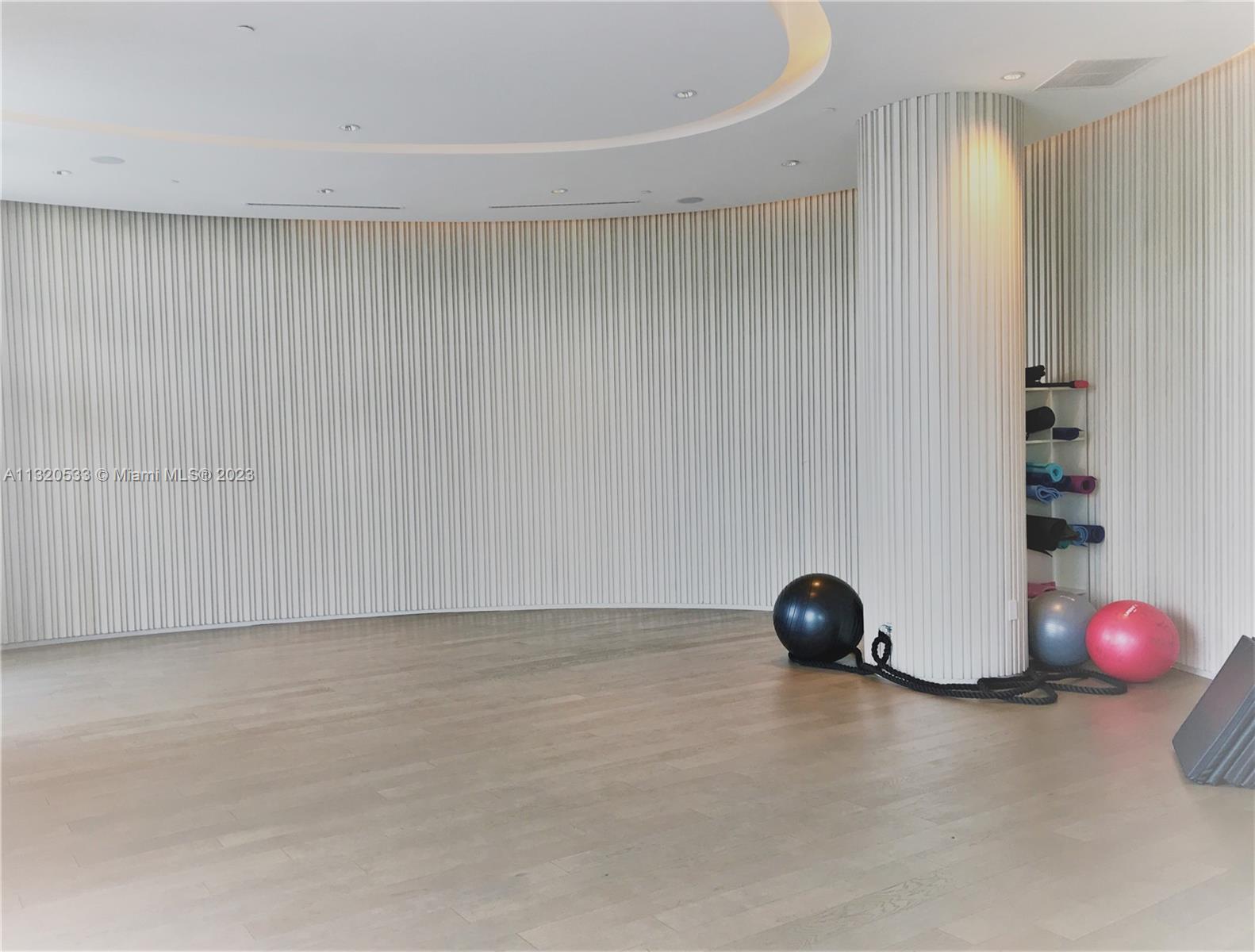 3250 188 St, Aventura, FL, 33180 United States, 2 Bedrooms Bedrooms, ,2 BathroomsBathrooms,Residential,For Sale,188 St,A11320533