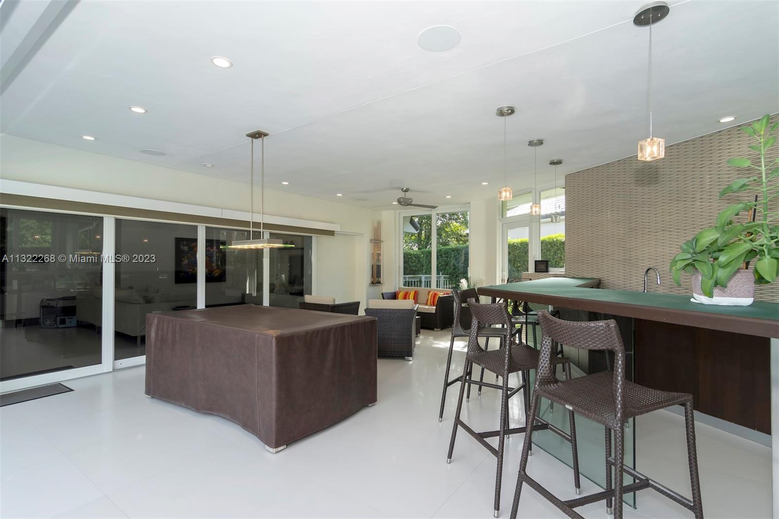 5354 NW 94th Doral Pl, Doral, Florida 33178, 3 Bedrooms Bedrooms, ,4 BathroomsBathrooms,Residential,For Sale,5354 NW 94th Doral Pl,A11322268