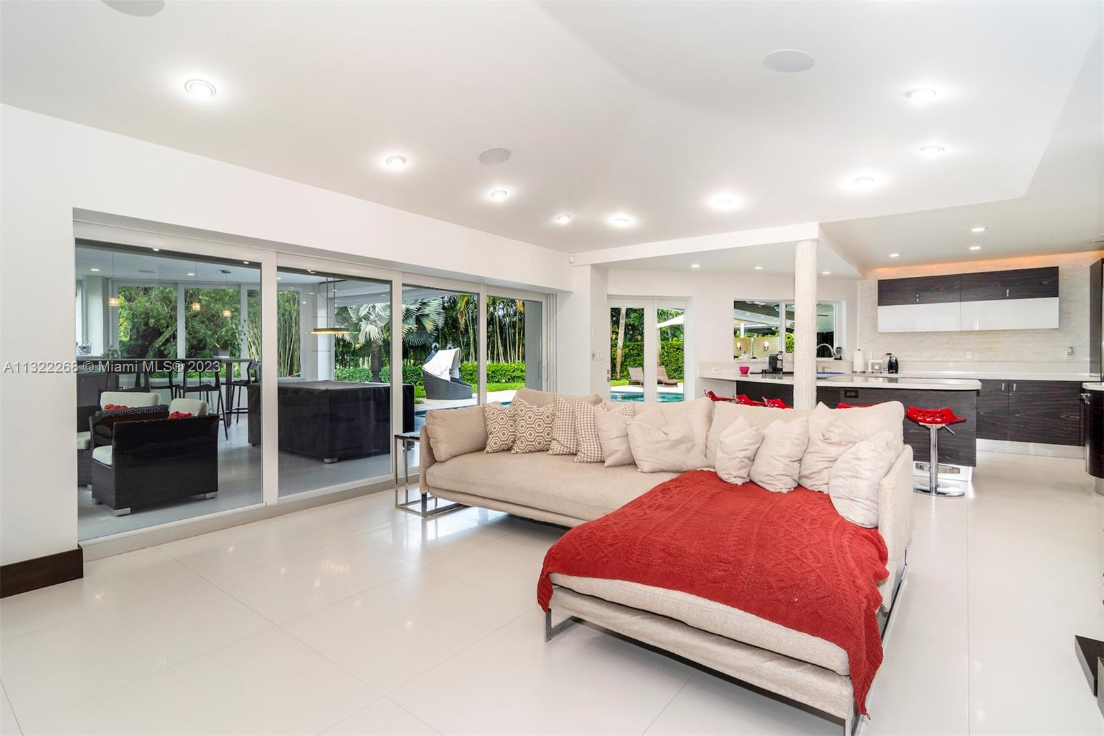 5354 NW 94th Doral Pl, Doral, Florida 33178, 3 Bedrooms Bedrooms, ,4 BathroomsBathrooms,Residential,For Sale,5354 NW 94th Doral Pl,A11322268