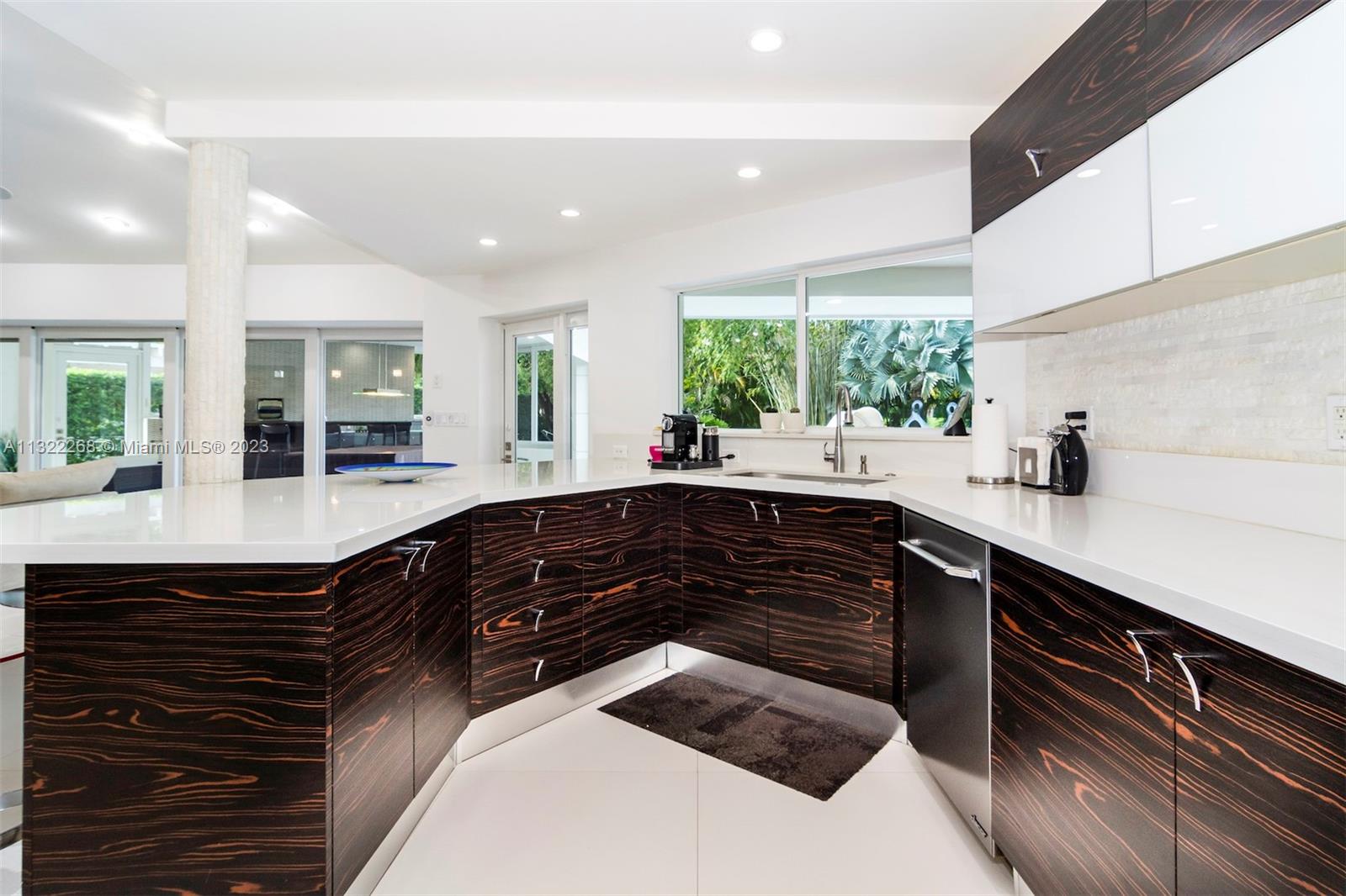 5354 NW 94th Doral Pl, Doral, Florida 33178, 3 Bedrooms Bedrooms, ,4 BathroomsBathrooms,Residential,For Sale,5354 NW 94th Doral Pl,A11322268