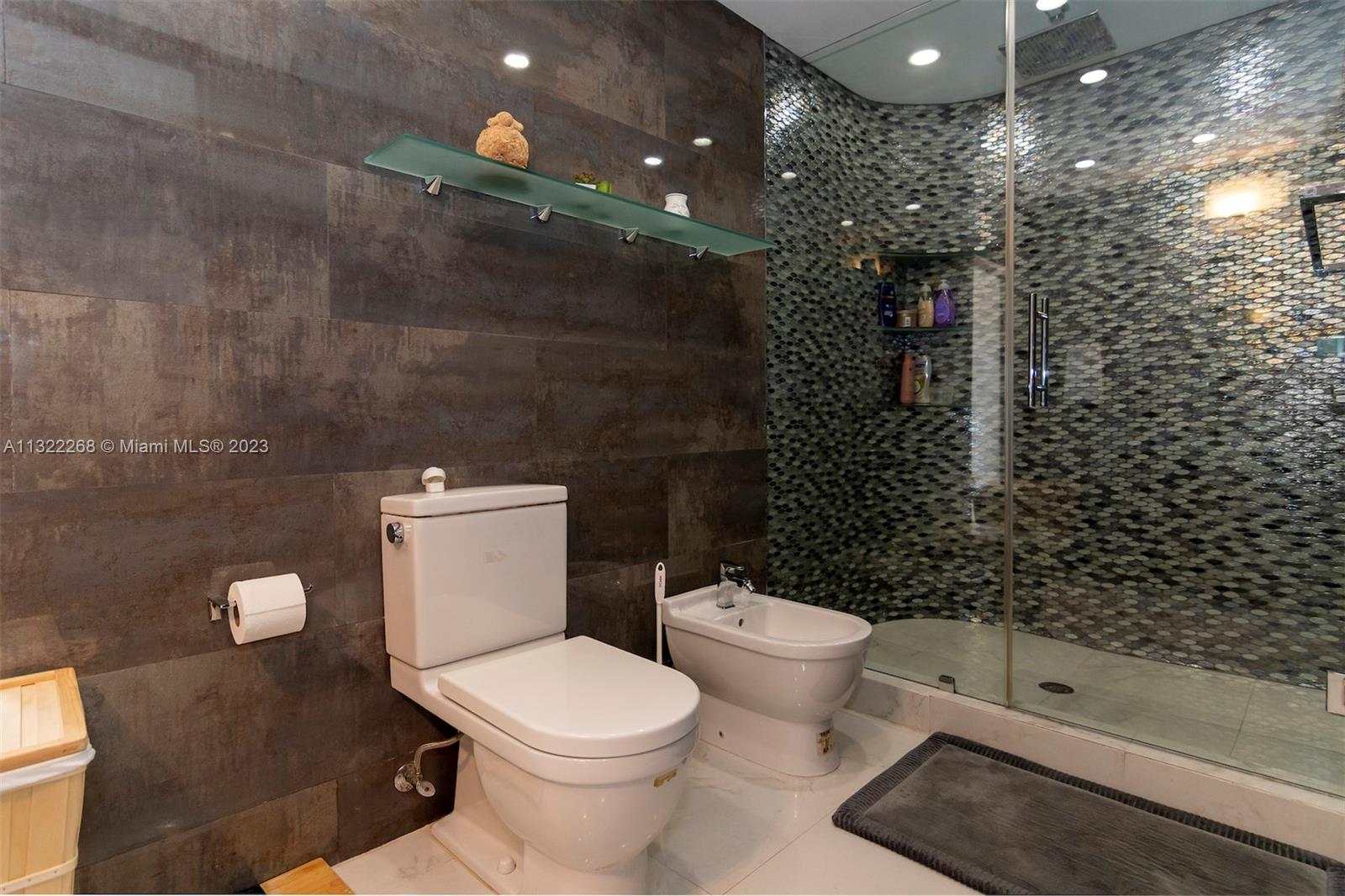 5354 NW 94th Doral Pl, Doral, Florida 33178, 3 Bedrooms Bedrooms, ,4 BathroomsBathrooms,Residential,For Sale,5354 NW 94th Doral Pl,A11322268