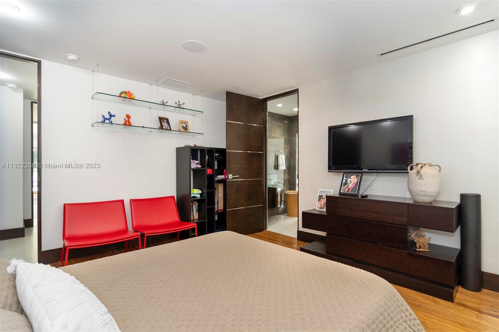 5354 NW 94th Doral Pl, Doral, Florida 33178, 3 Bedrooms Bedrooms, ,4 BathroomsBathrooms,Residential,For Sale,5354 NW 94th Doral Pl,A11322268