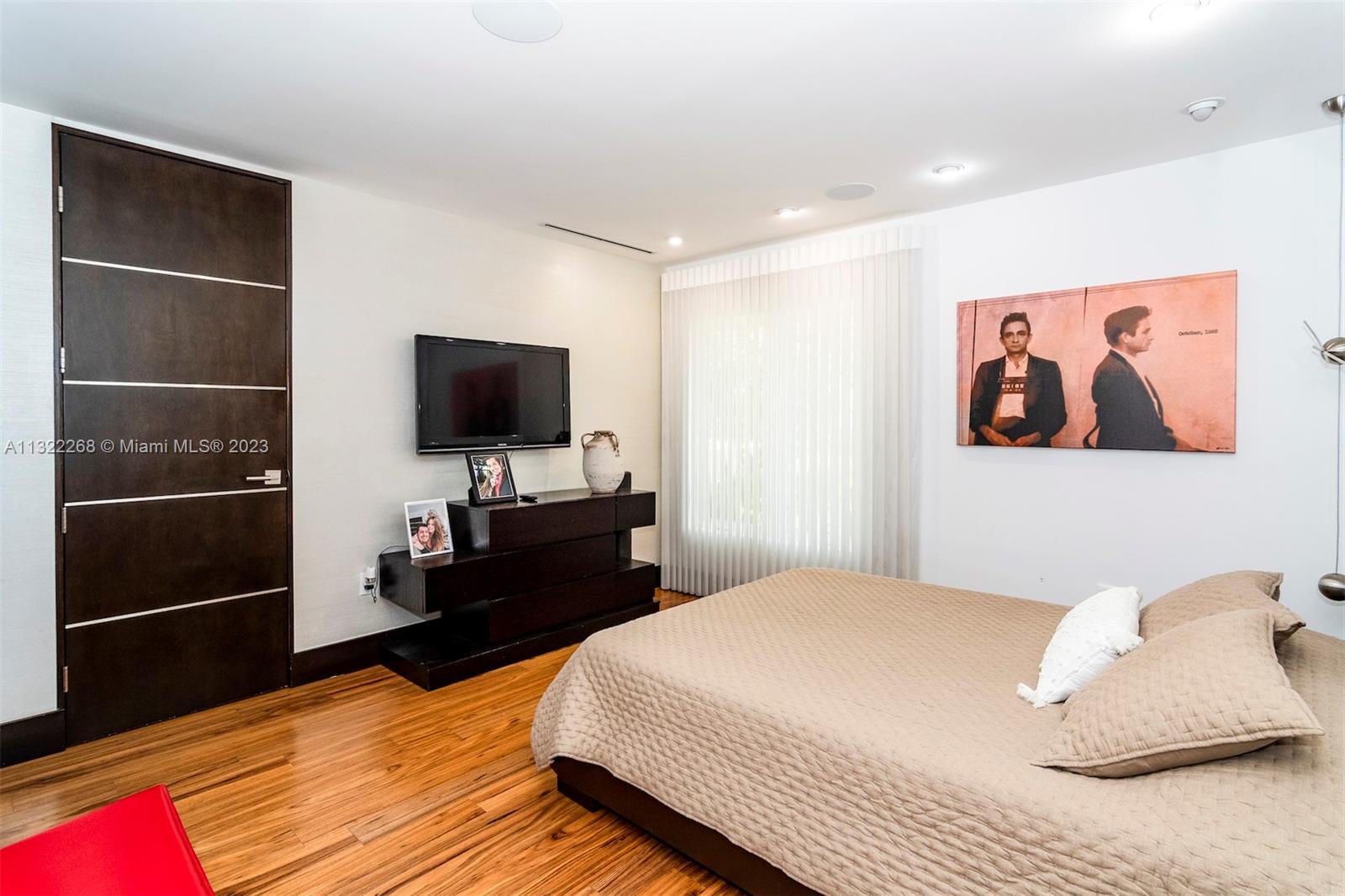 5354 NW 94th Doral Pl, Doral, Florida 33178, 3 Bedrooms Bedrooms, ,4 BathroomsBathrooms,Residential,For Sale,5354 NW 94th Doral Pl,A11322268