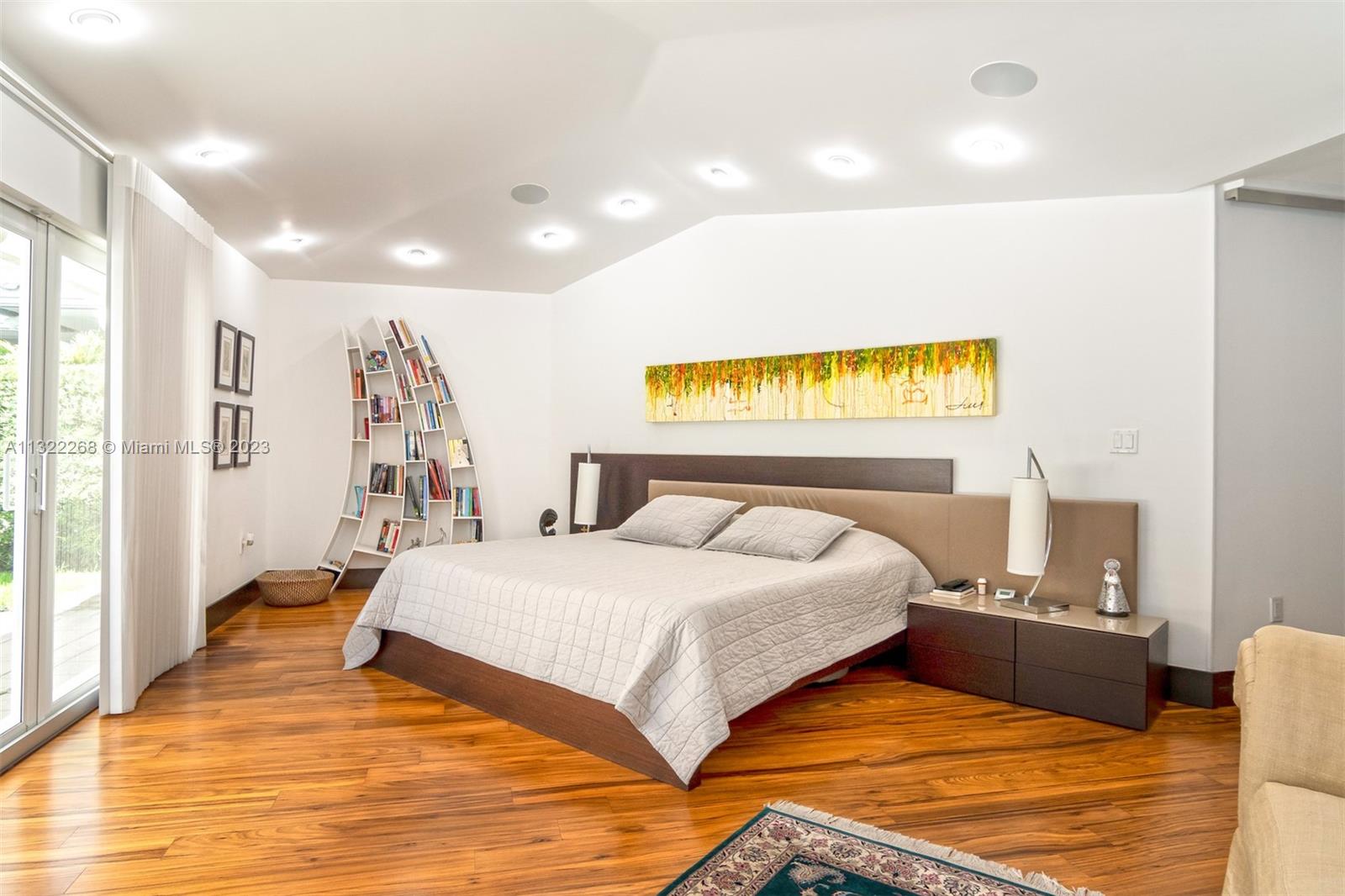 5354 NW 94th Doral Pl, Doral, Florida 33178, 3 Bedrooms Bedrooms, ,4 BathroomsBathrooms,Residential,For Sale,5354 NW 94th Doral Pl,A11322268