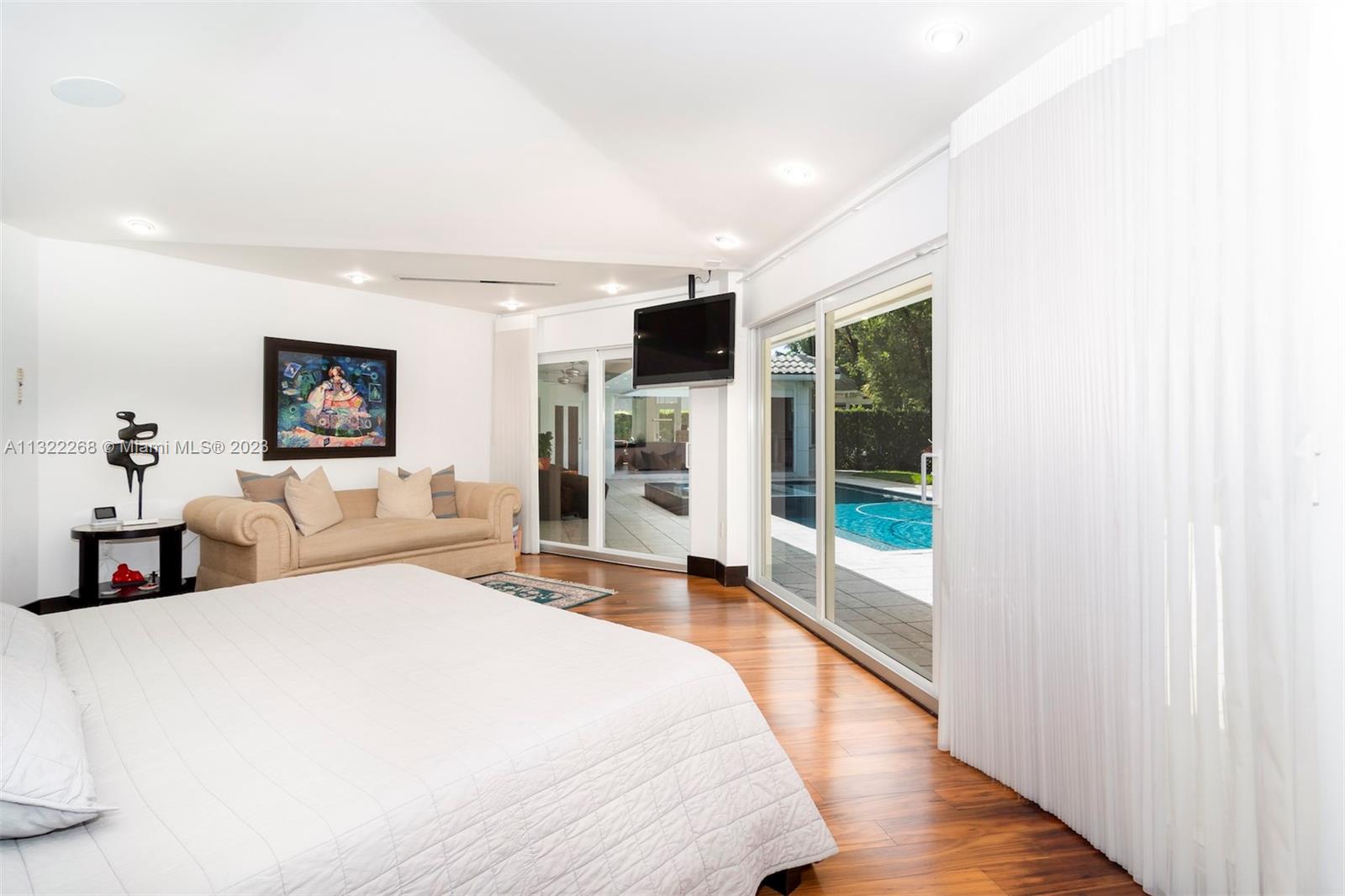 5354 NW 94th Doral Pl, Doral, Florida 33178, 3 Bedrooms Bedrooms, ,4 BathroomsBathrooms,Residential,For Sale,5354 NW 94th Doral Pl,A11322268