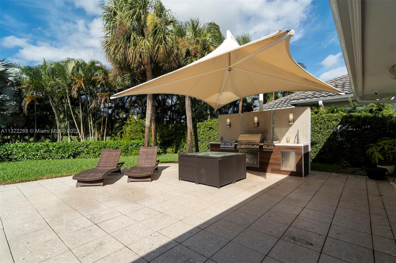 5354 NW 94th Doral Pl, Doral, Florida 33178, 3 Bedrooms Bedrooms, ,4 BathroomsBathrooms,Residential,For Sale,5354 NW 94th Doral Pl,A11322268