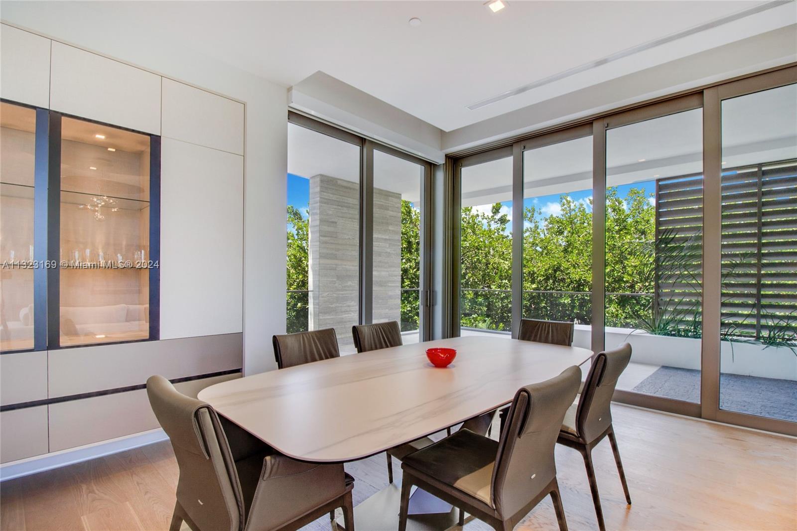 311 Meridian Ave 301, Miami Beach, Florida 33139, 3 Bedrooms Bedrooms, ,3 BathroomsBathrooms,Residential,For Sale,311 Meridian Ave 301,A11323169