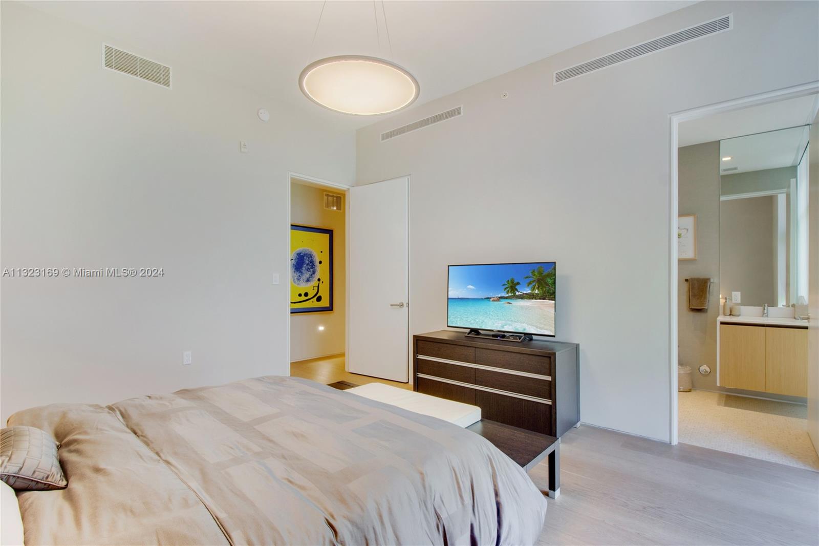 311 Meridian Ave 301, Miami Beach, Florida 33139, 3 Bedrooms Bedrooms, ,3 BathroomsBathrooms,Residential,For Sale,311 Meridian Ave 301,A11323169