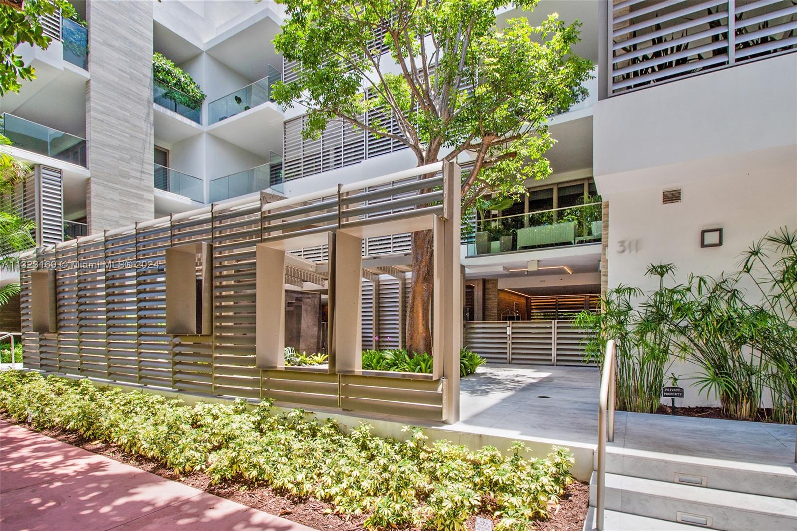 311 Meridian Ave 301, Miami Beach, Florida 33139, 3 Bedrooms Bedrooms, ,3 BathroomsBathrooms,Residential,For Sale,311 Meridian Ave 301,A11323169