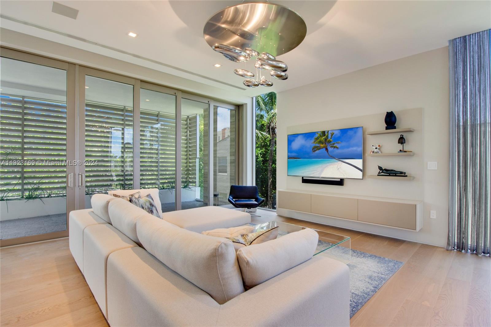 311 Meridian Ave, Miami Beach, FL, 33139 United States, 3 Bedrooms Bedrooms, ,3 BathroomsBathrooms,Residential,For Sale,Meridian Ave,A11323169