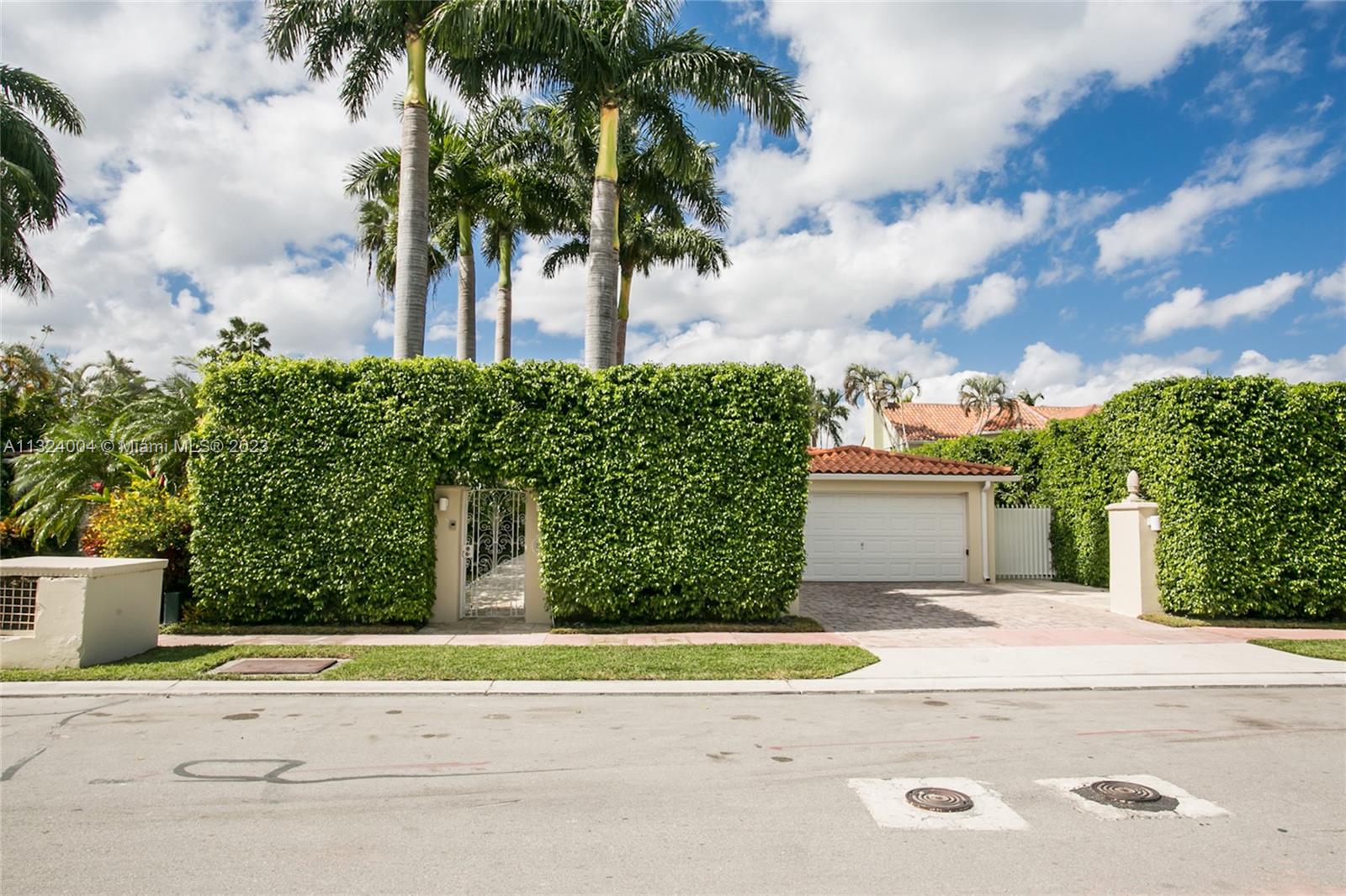 214 Rivo Alto Dr, Miami Beach, FL, 33139 United States, 4 Bedrooms Bedrooms, ,4 BathroomsBathrooms,Residential,For Sale,Rivo Alto Dr,A11324004