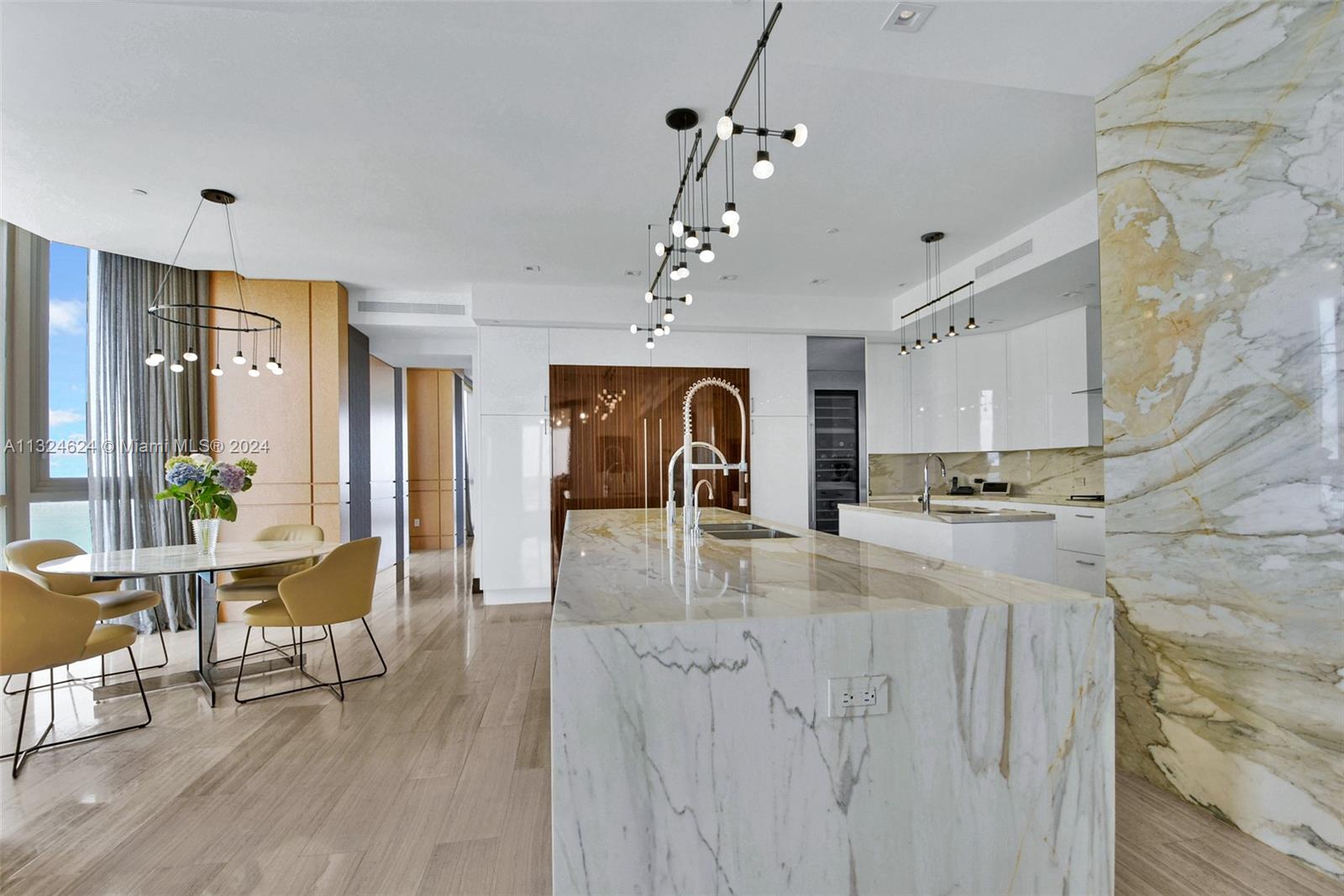 17749 Collins Ave 3001, Sunny Isles Beach, FL 33160, 3 Bedrooms Bedrooms, ,6 BathroomsBathrooms,Residential,For Sale,Collins Ave,A11324624