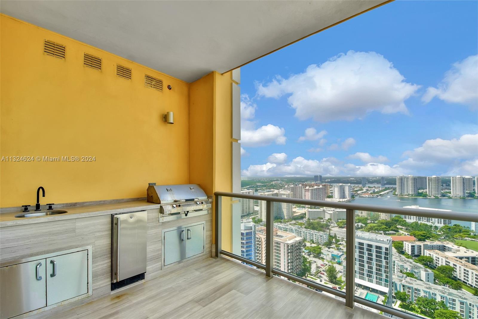 17749 Collins Ave 3001, Sunny Isles Beach, FL 33160, 3 Bedrooms Bedrooms, ,6 BathroomsBathrooms,Residential,For Sale,Collins Ave,A11324624