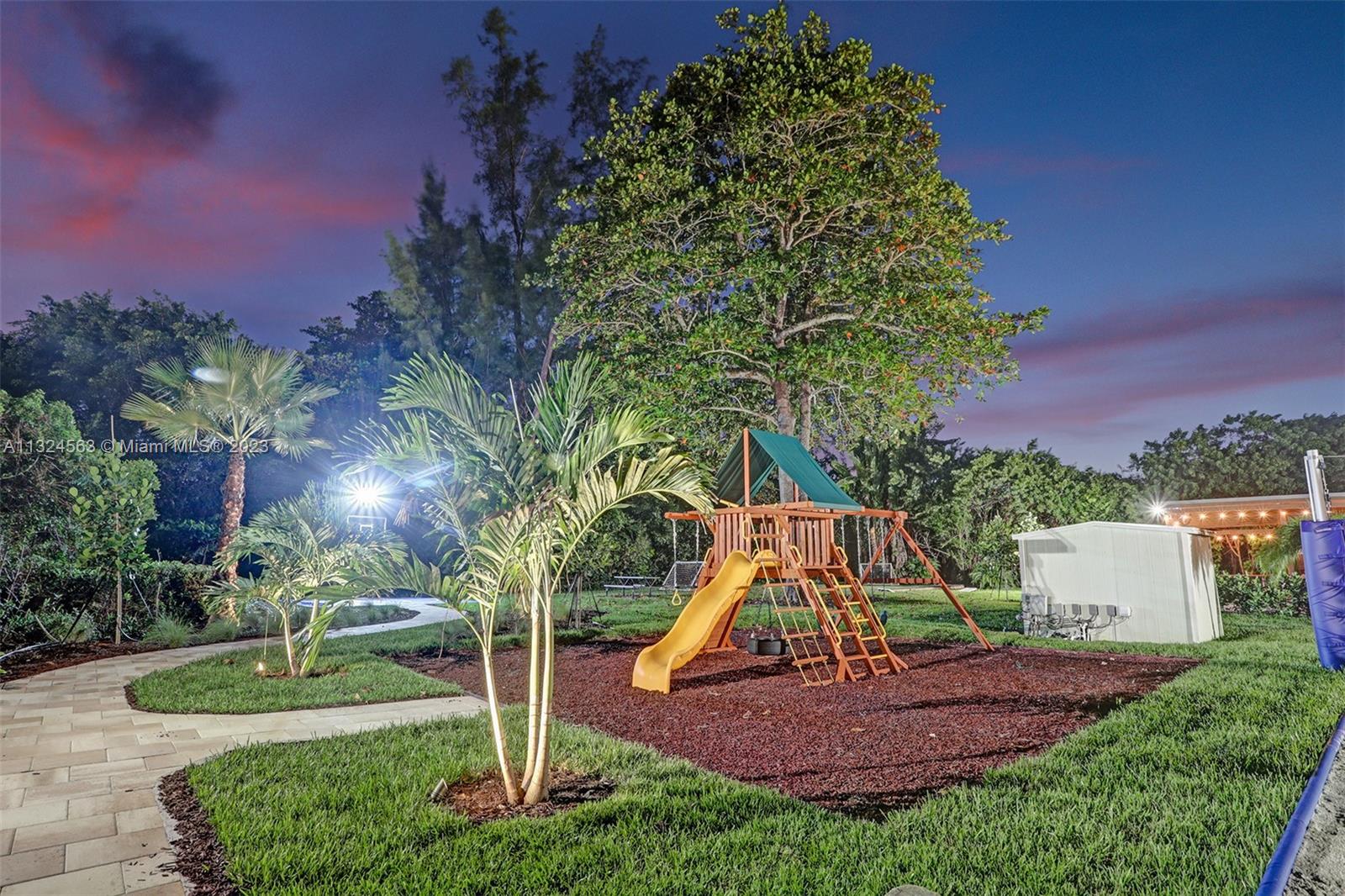 5100 NW 76th Pl, Fort Lauderdale, Florida 33073, 8 Bedrooms Bedrooms, ,4 BathroomsBathrooms,Residentiallease,For Rent,5100 NW 76th Pl,A11324563