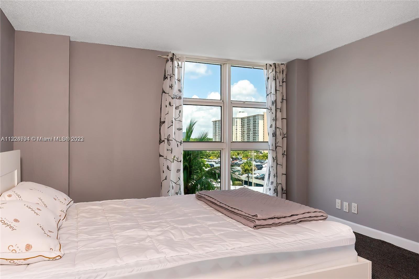 100 Bayview Dr, Sunny Isles Beach, FL, 33160 United States, 2 Bedrooms Bedrooms, ,2 BathroomsBathrooms,Residential,For Sale,Bayview Dr,A11326794