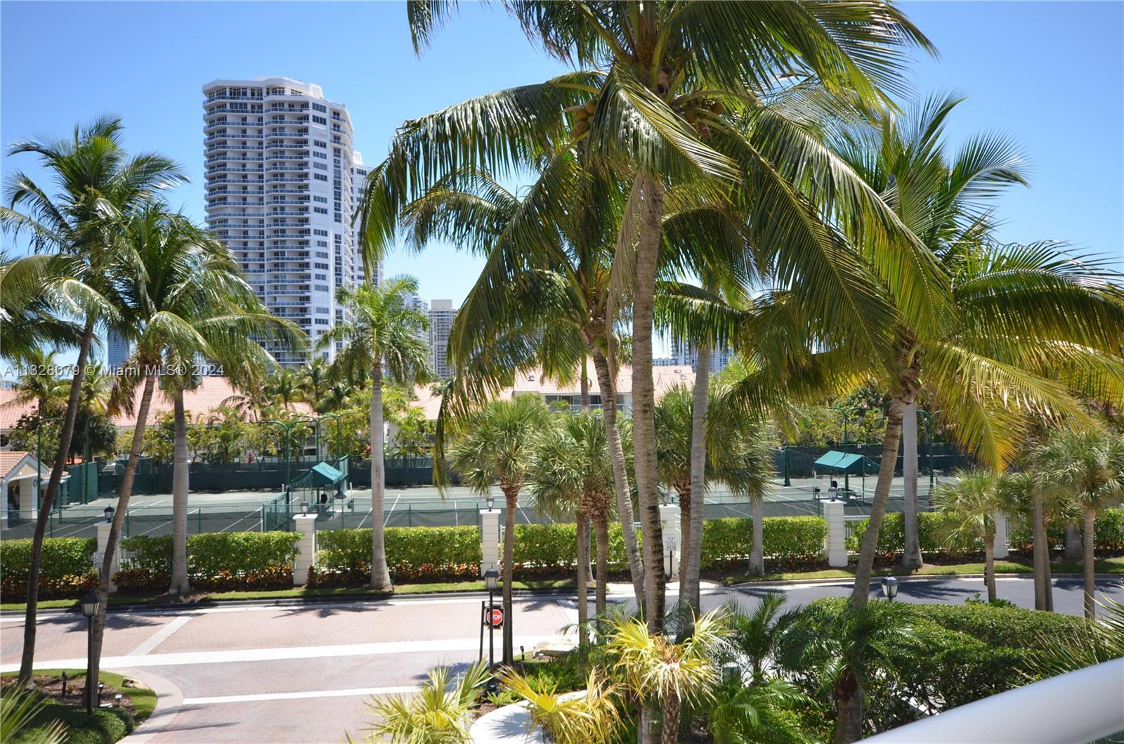 21050 Point Pl, Aventura, FL, 33180 United States, 2 Bedrooms Bedrooms, ,2 BathroomsBathrooms,Residential,For Sale,Point Pl,A11328079