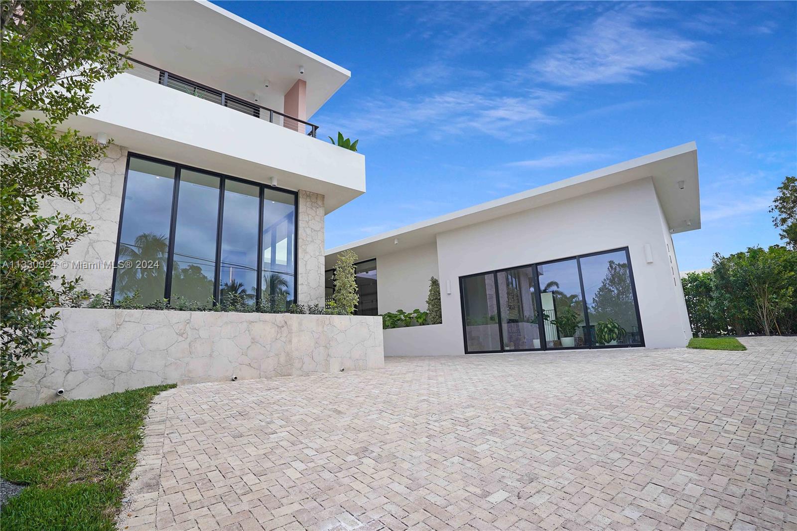 7621 8th Ave, Miami, FL, 33138 United States, 6 Bedrooms Bedrooms, ,6 BathroomsBathrooms,Residential,For Sale,8th Ave,A11330024