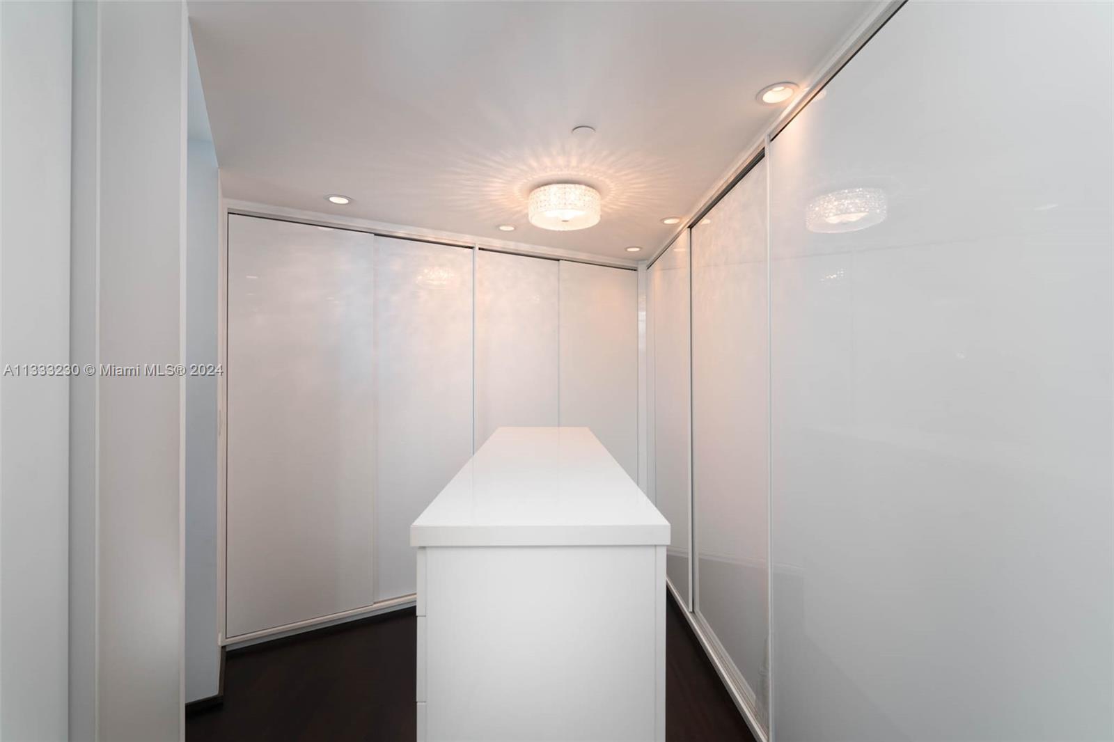 300 Pointe Dr, Miami Beach, FL, 33139 United States, 4 Bedrooms Bedrooms, ,3 BathroomsBathrooms,Residential,For Sale,Pointe Dr,A11333230