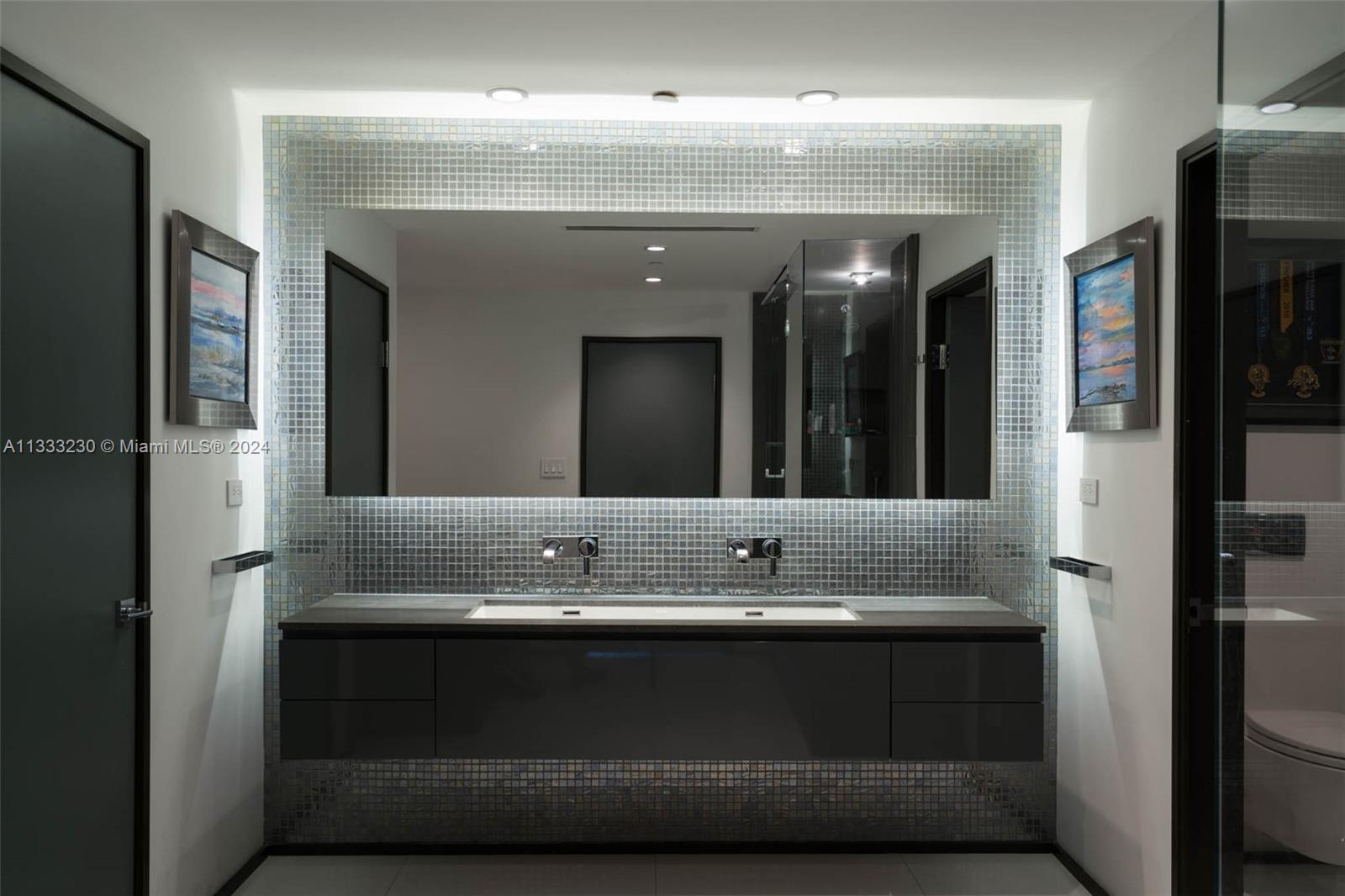 300 Pointe Dr, Miami Beach, FL, 33139 United States, 4 Bedrooms Bedrooms, ,3 BathroomsBathrooms,Residential,For Sale,Pointe Dr,A11333230