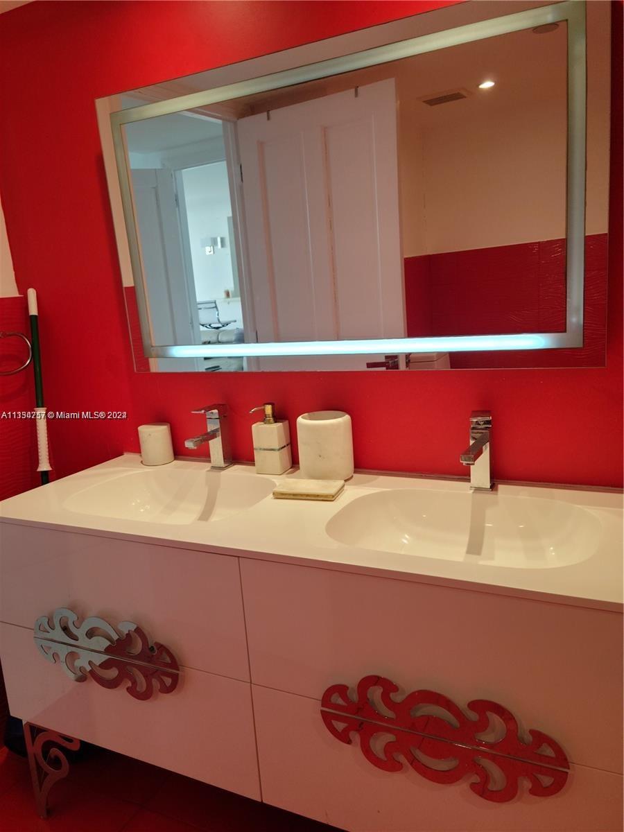 2000 Towerside Ter PH6, Miami, Florida 33138, 2 Bedrooms Bedrooms, ,2 BathroomsBathrooms,Residential,For Sale,2000 Towerside Ter PH6,A11334757