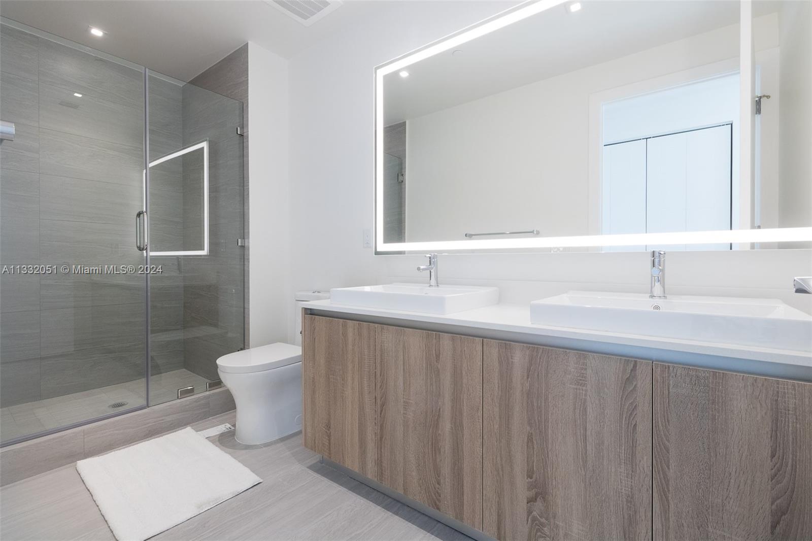 2960 207th St, Aventura, FL, 33180 United States, 2 Bedrooms Bedrooms, ,2 BathroomsBathrooms,Residential,For Sale,207th St,A11332051