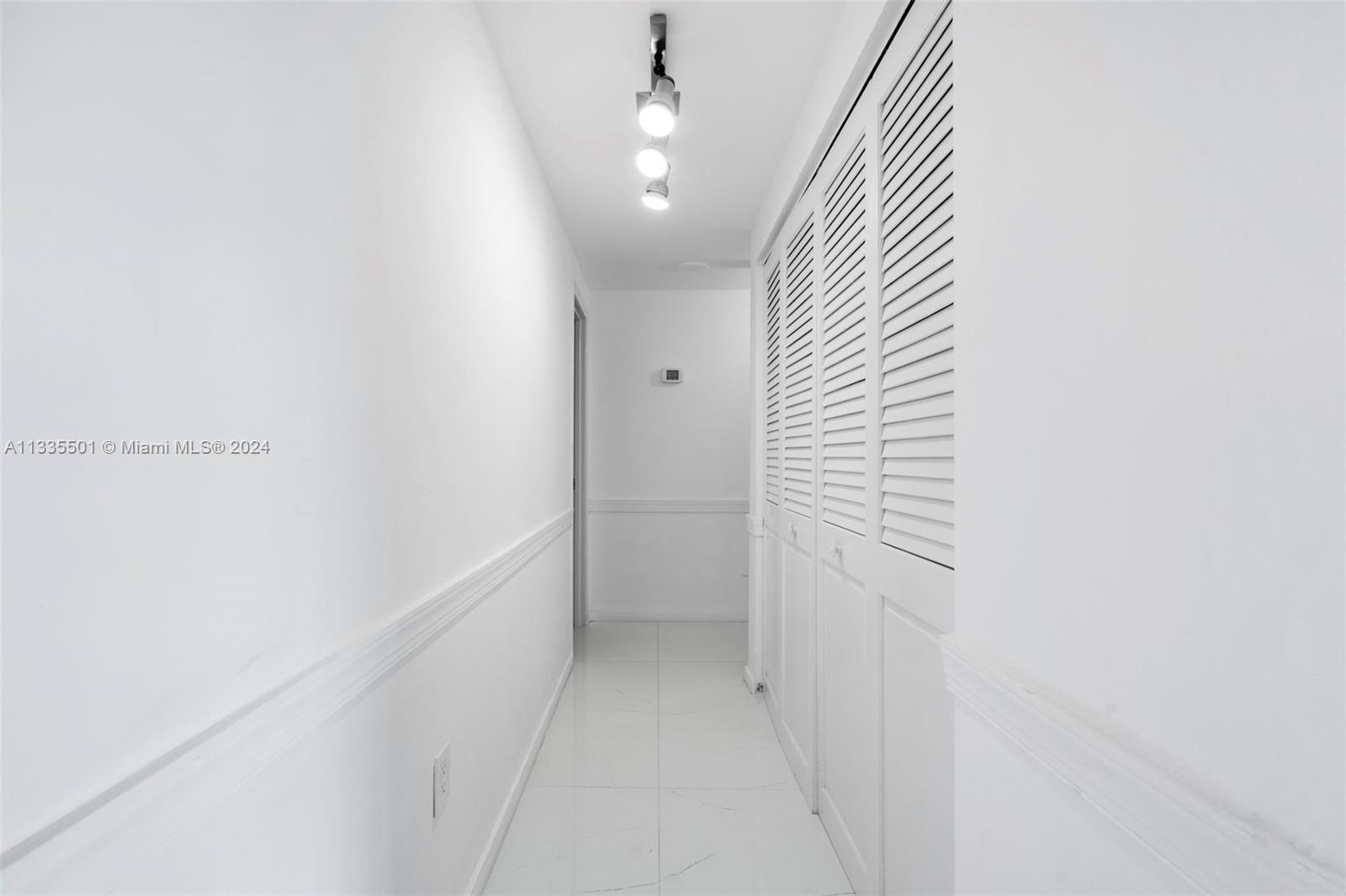 300 Bayview Dr, Sunny Isles Beach, FL, 33160 United States, 2 Bedrooms Bedrooms, ,2 BathroomsBathrooms,Residential,For Sale,Bayview Dr,A11335501